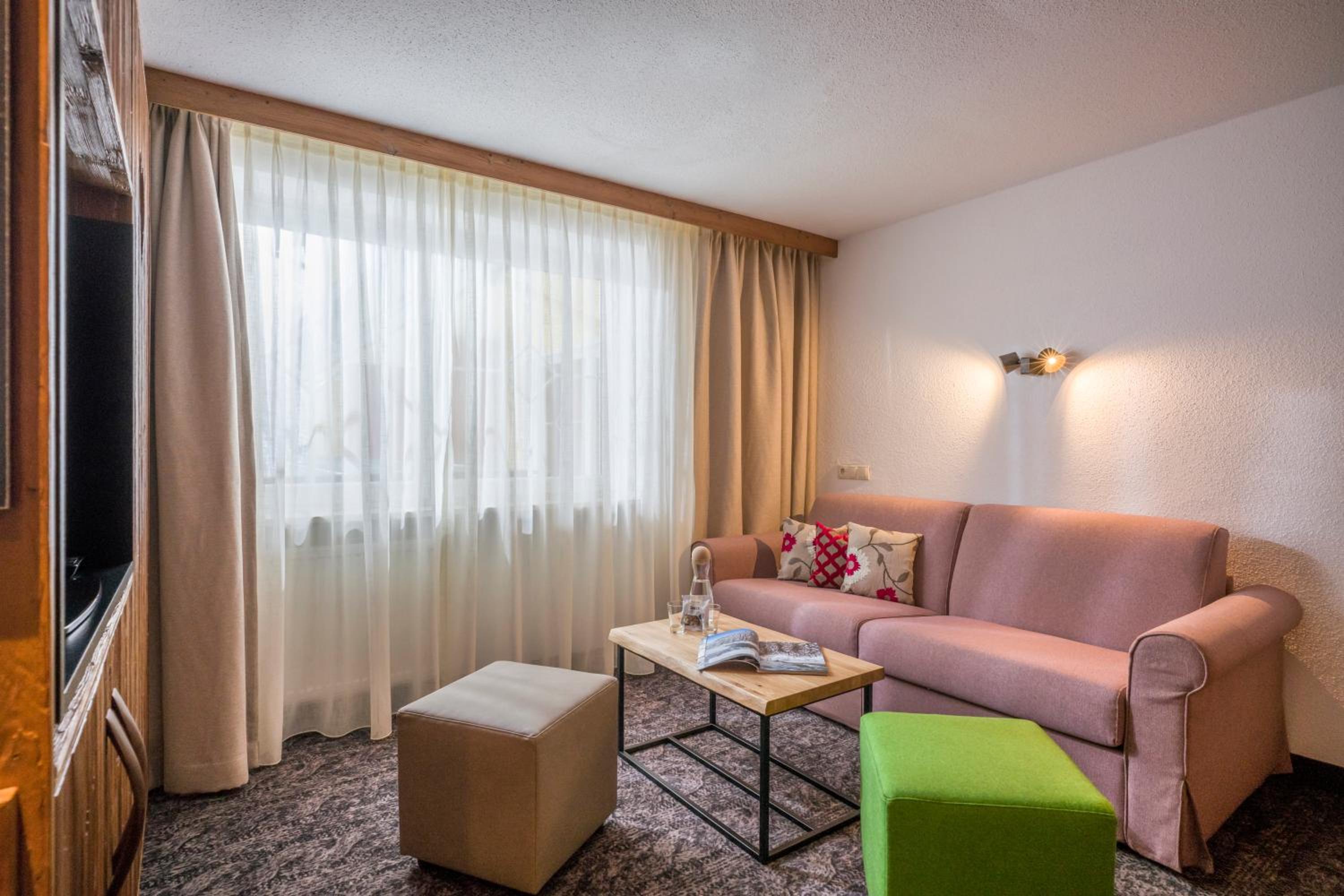 Junior Suite (2 Adults) - Photo 4
