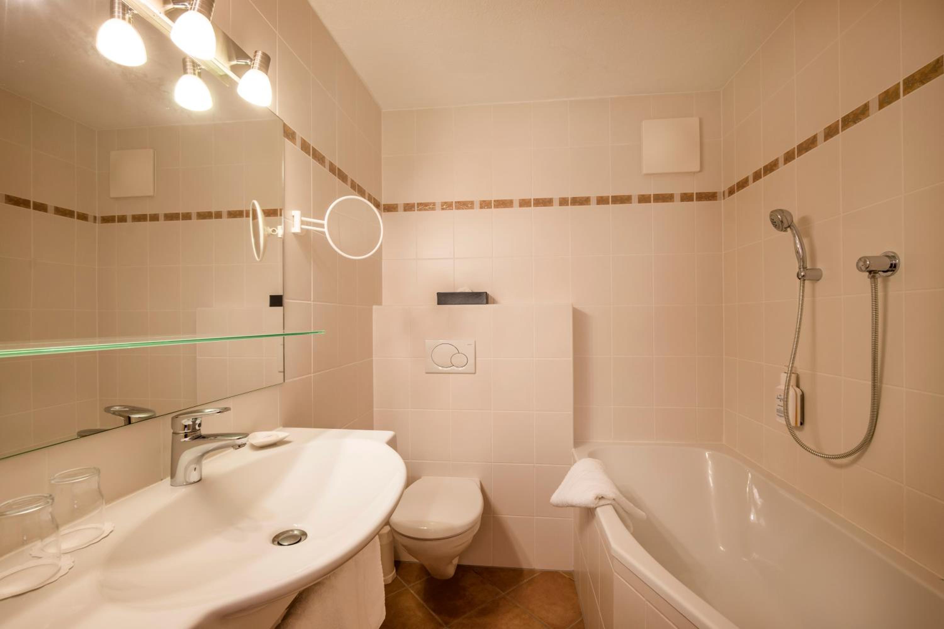 Junior Suite (2 Adults) - Photo 3