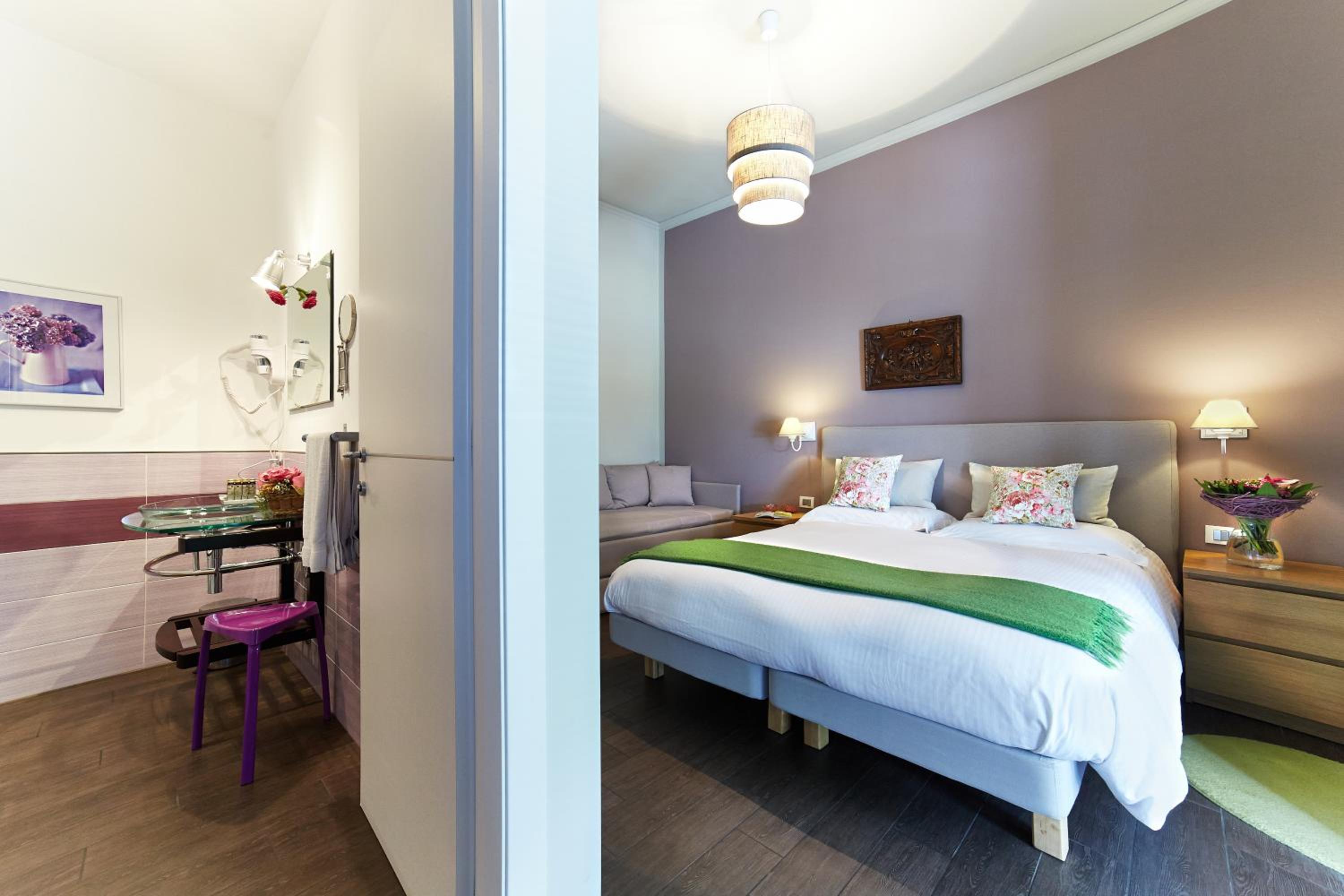 Deluxe Double or Twin Room with Balcony - Photo 7