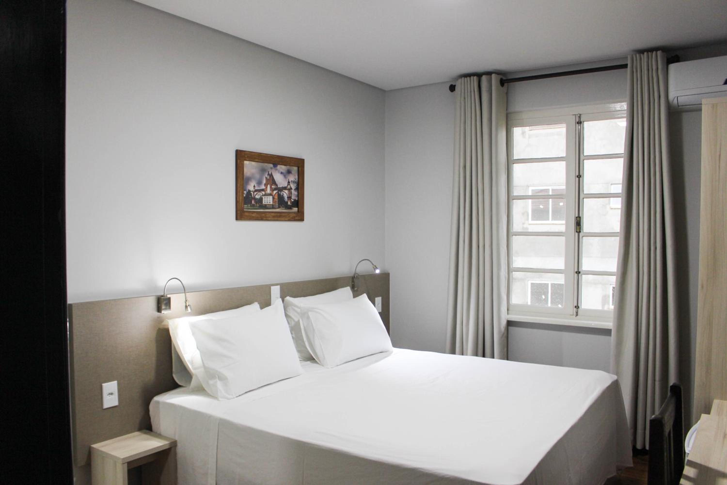 Deluxe Double or Twin Room photo 2