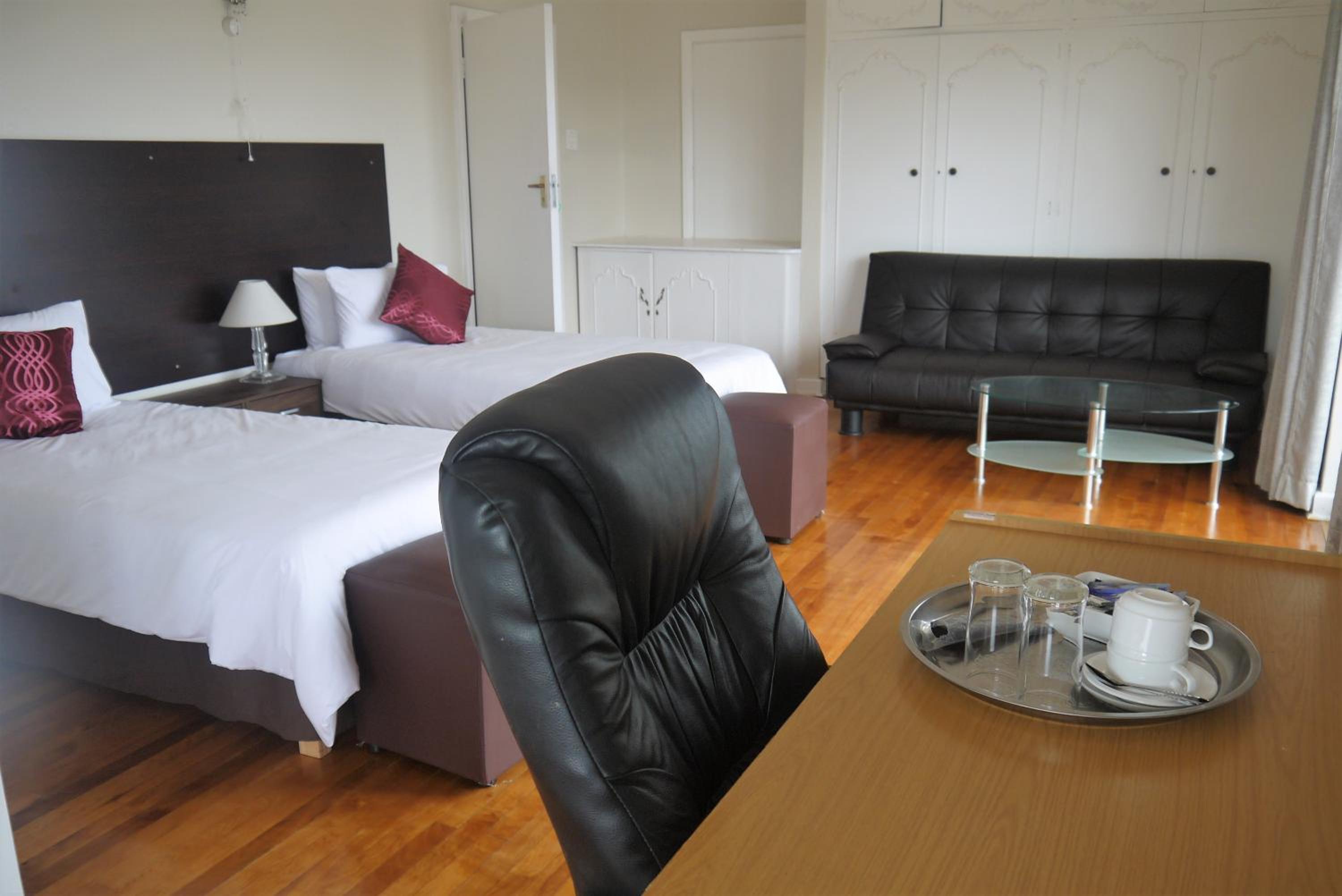 Double or Twin Room Partial Lagoon View  - Photo 3