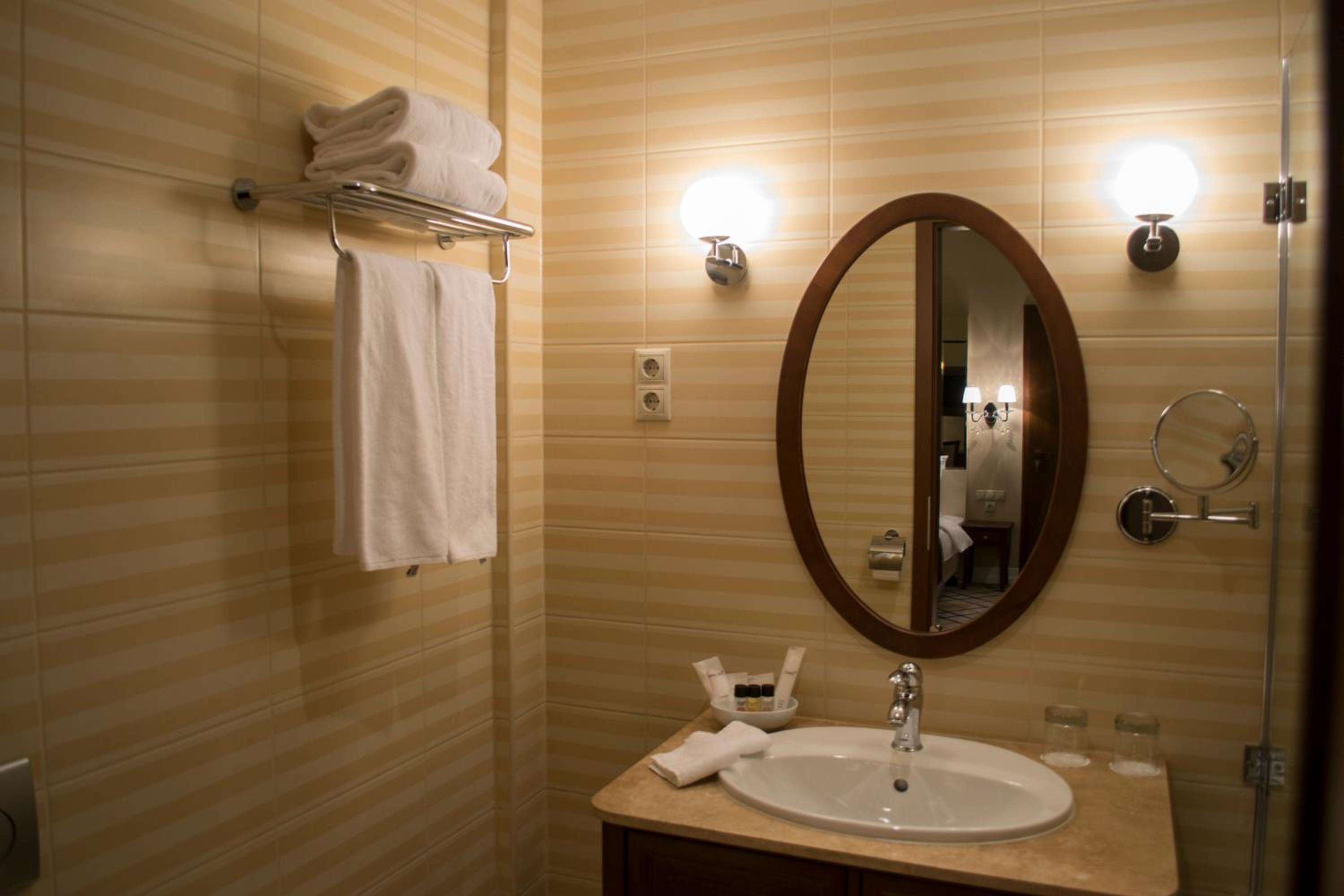 Standard Single Room - Photo 6