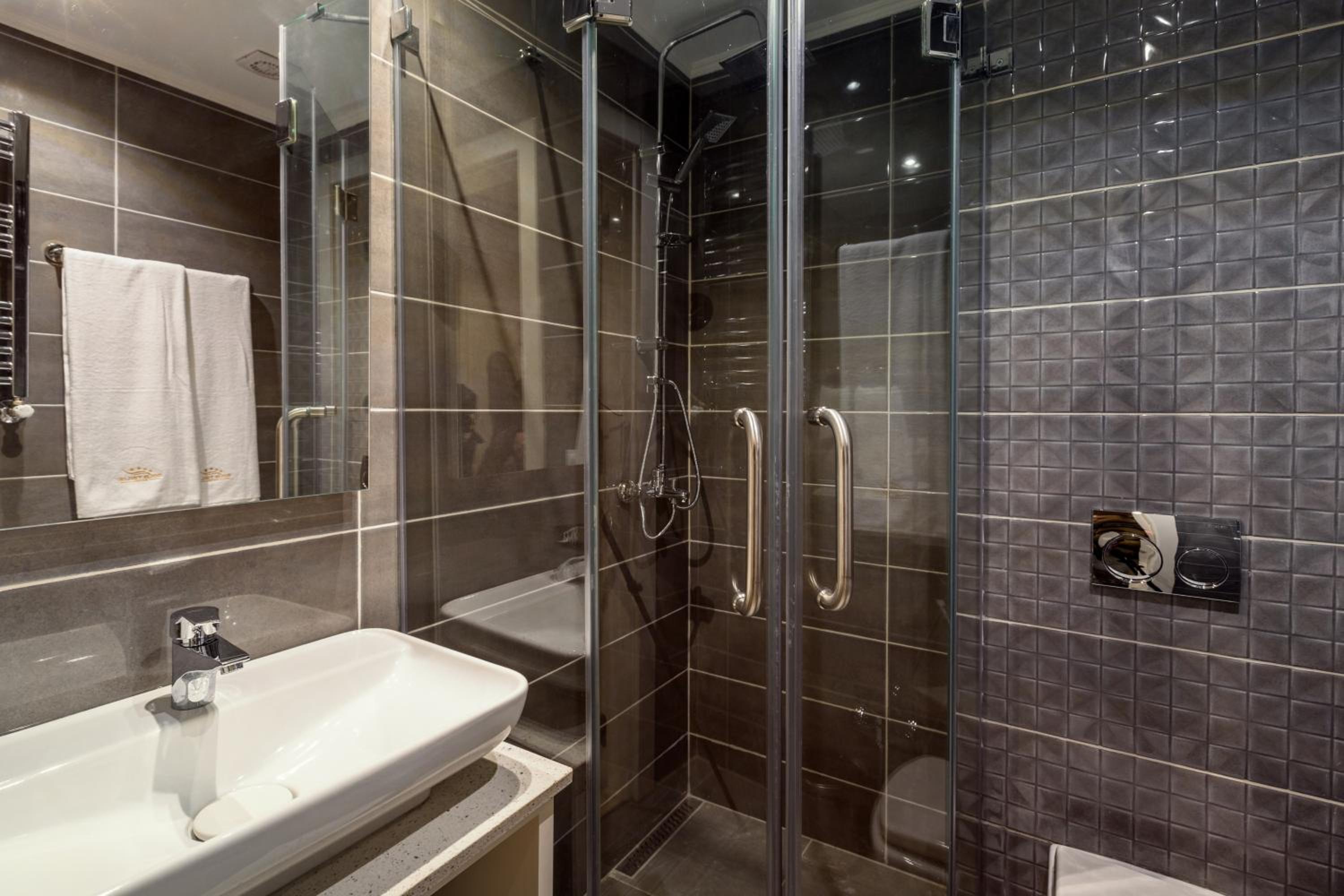 Standard Double Room - Photo 6