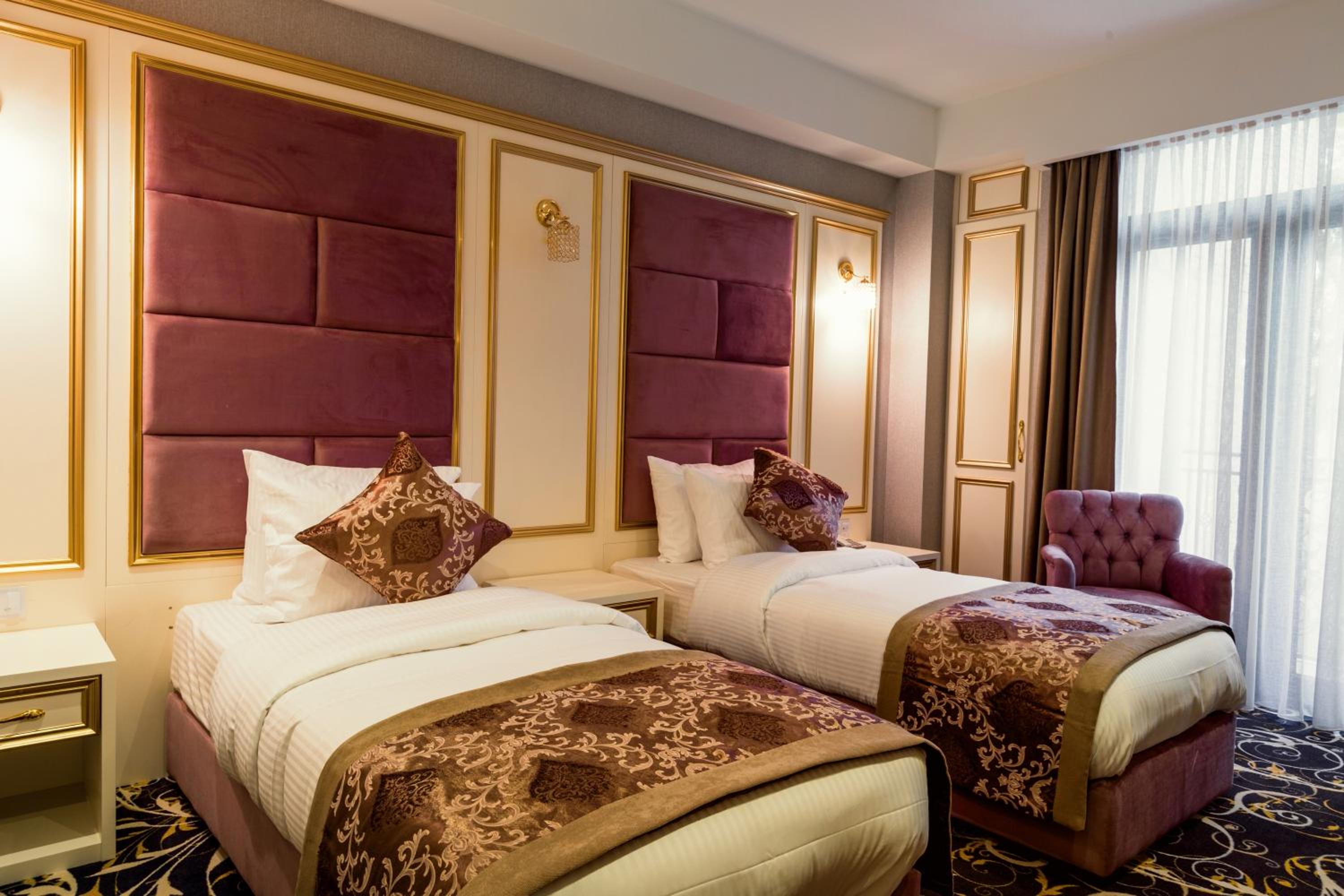 Standard Twin Room - Photo 6