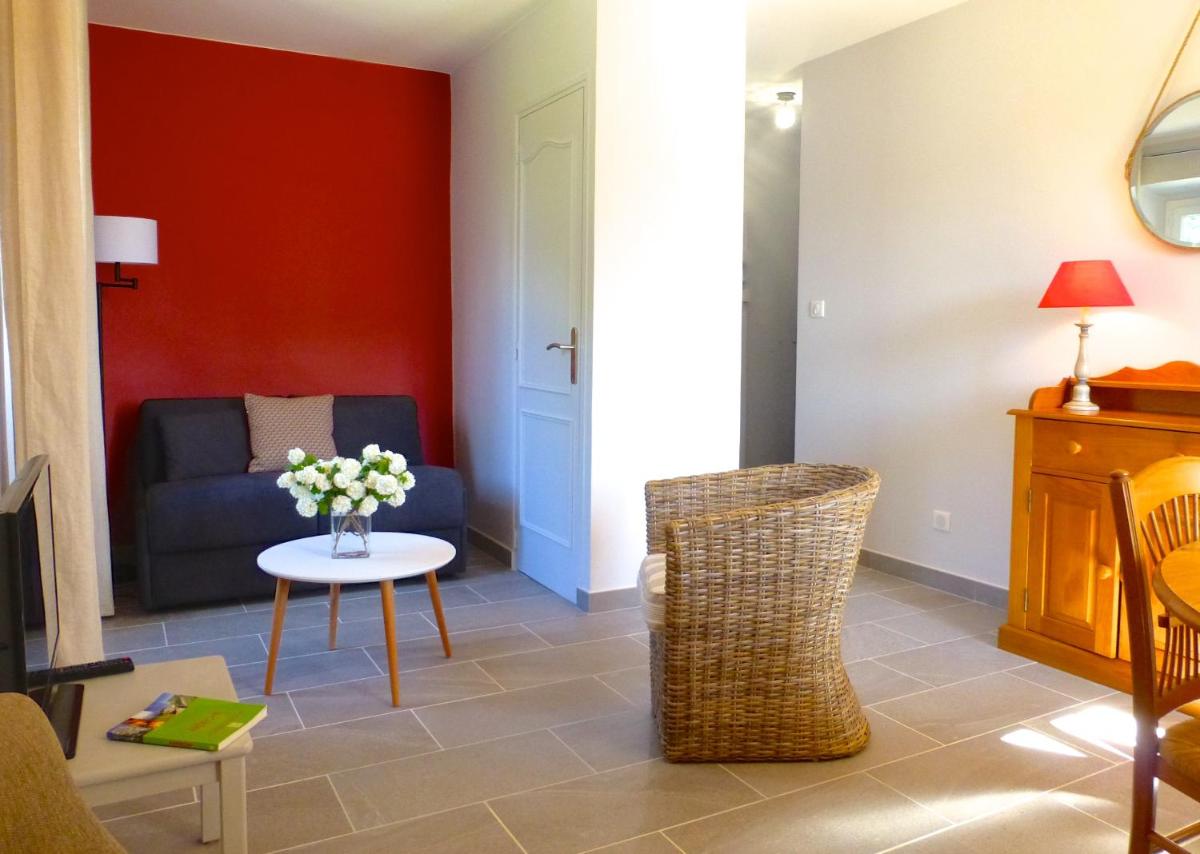 Apartment with Garden View photo 2