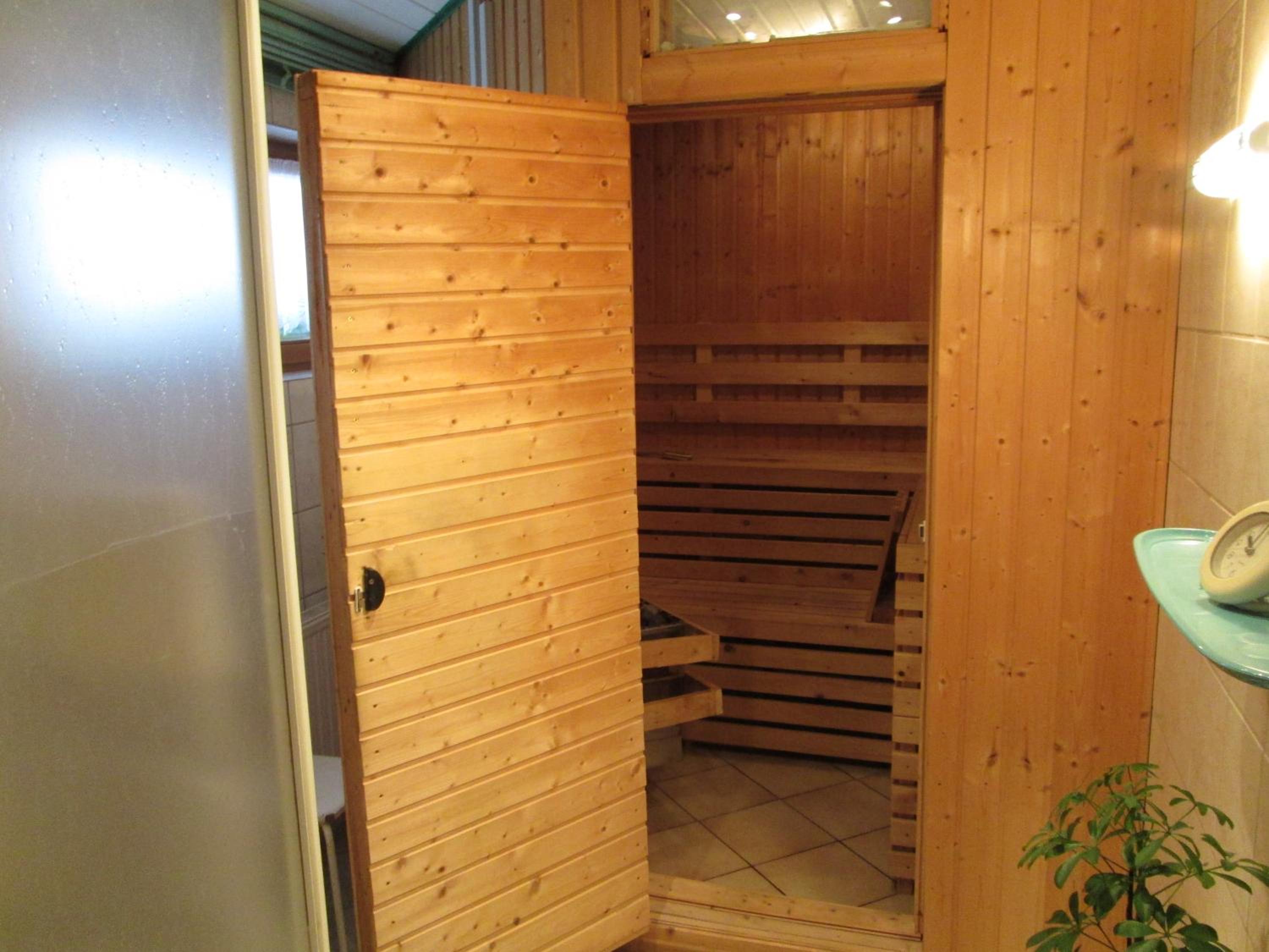 Apartment with Sauna - Photo 26
