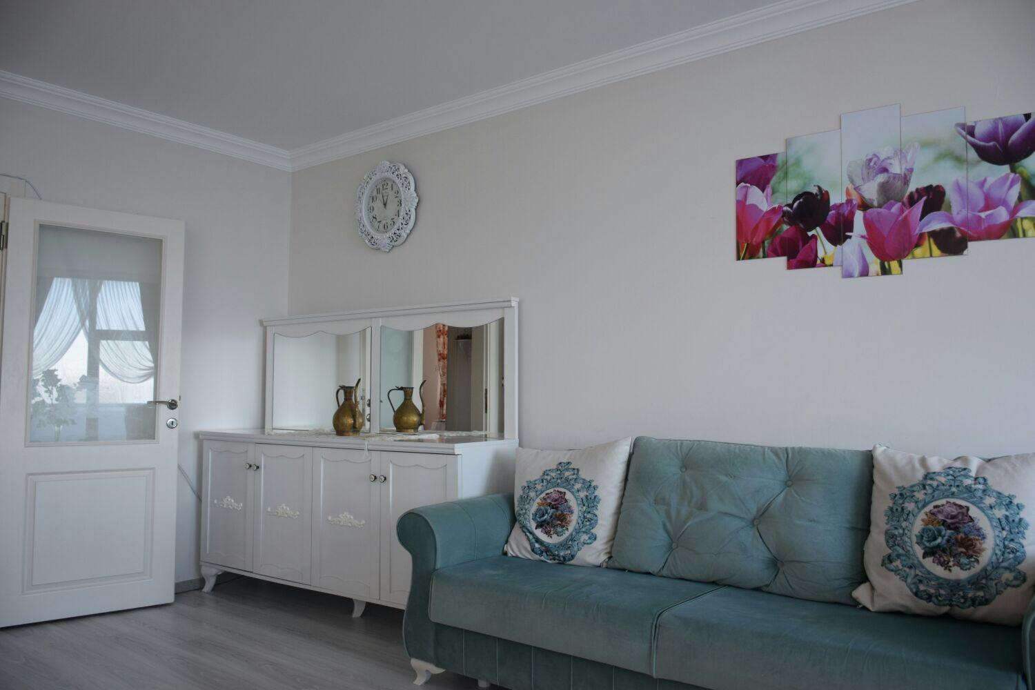 Three-Bedroom Apartment with Sea View and Balcony photo 2