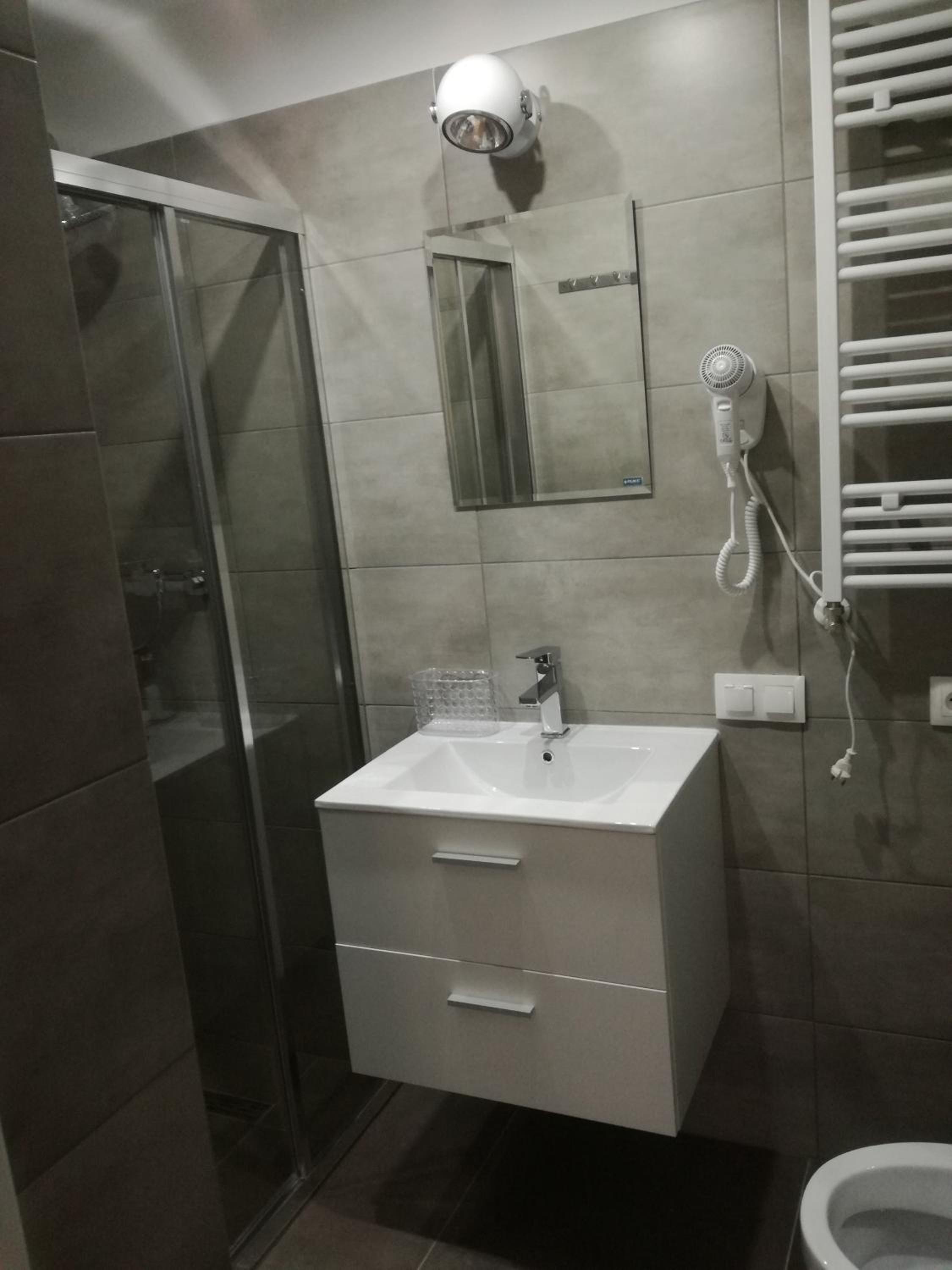 Apartment with Balcony - Photo 15