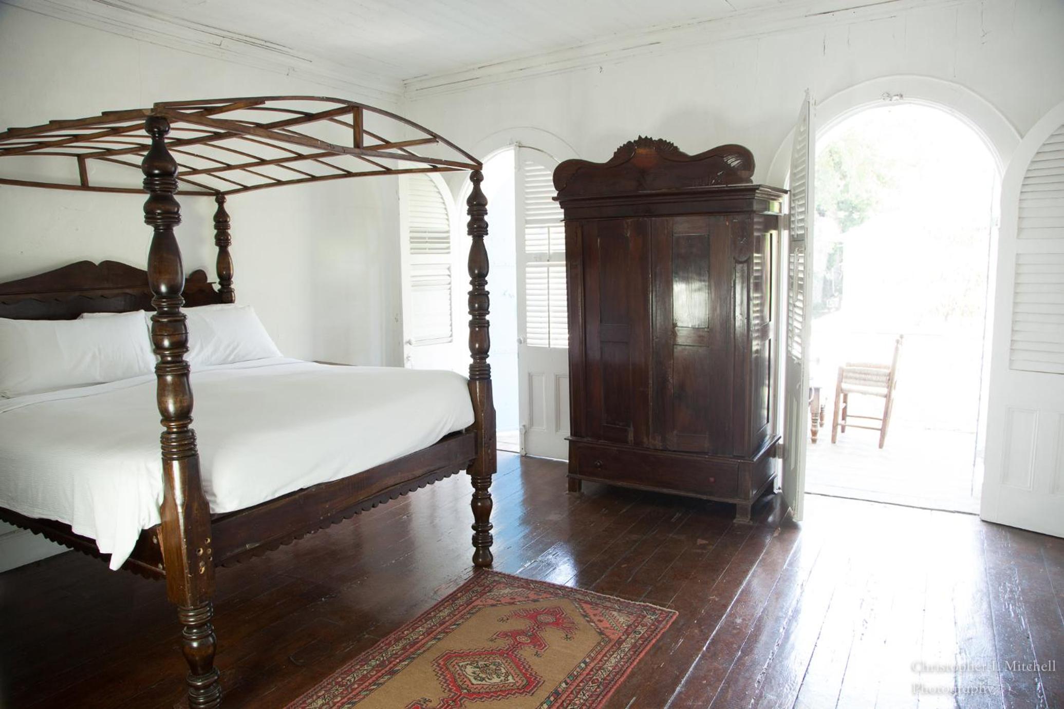 Three-Room Suite -10
