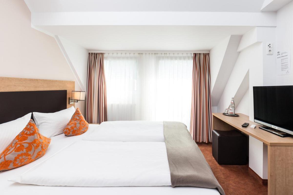Economy Double Room photo 2