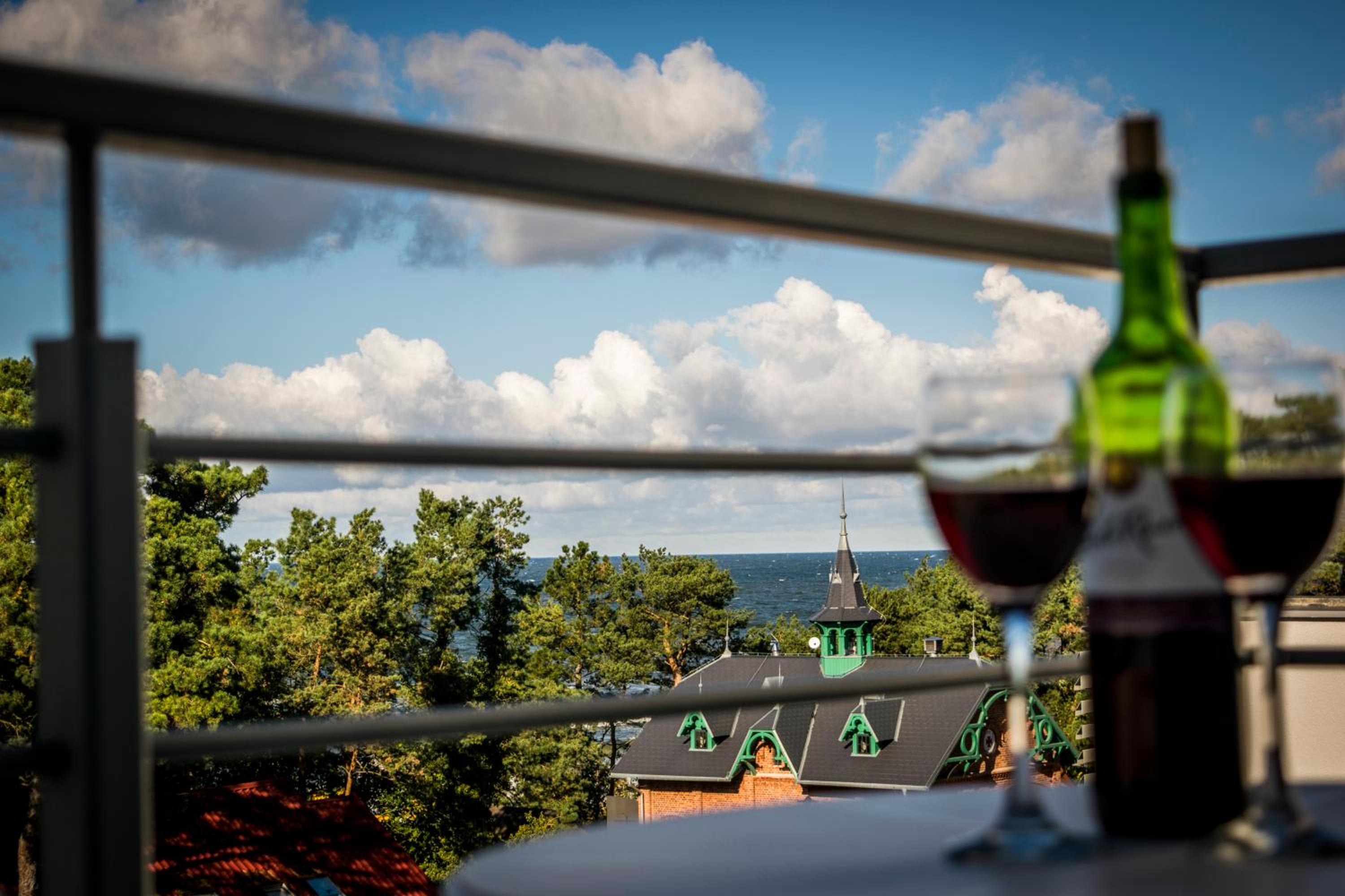 Apartment with Sea View - Photo 6
