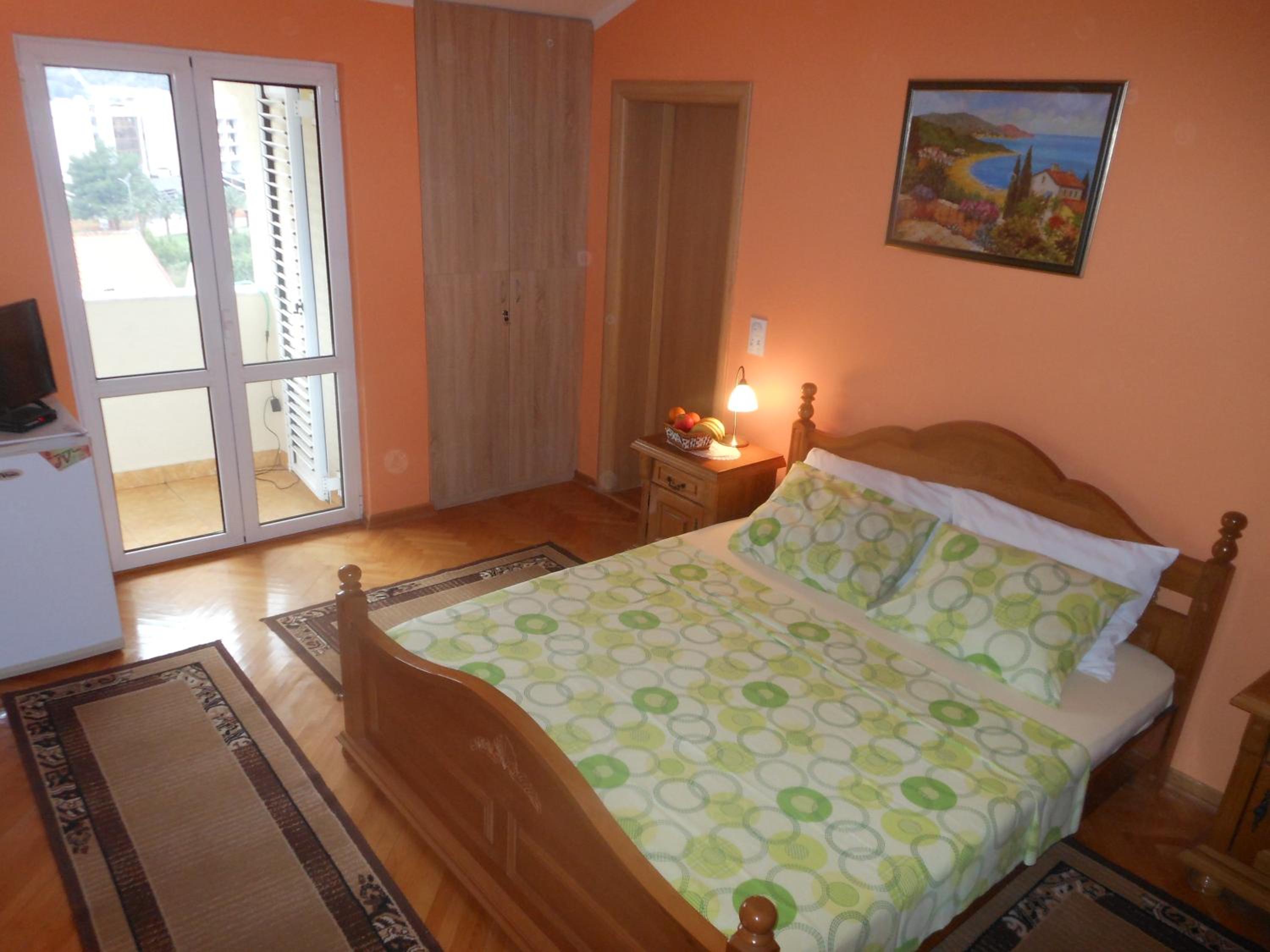 Double Room with Private Bathroom and Balcony