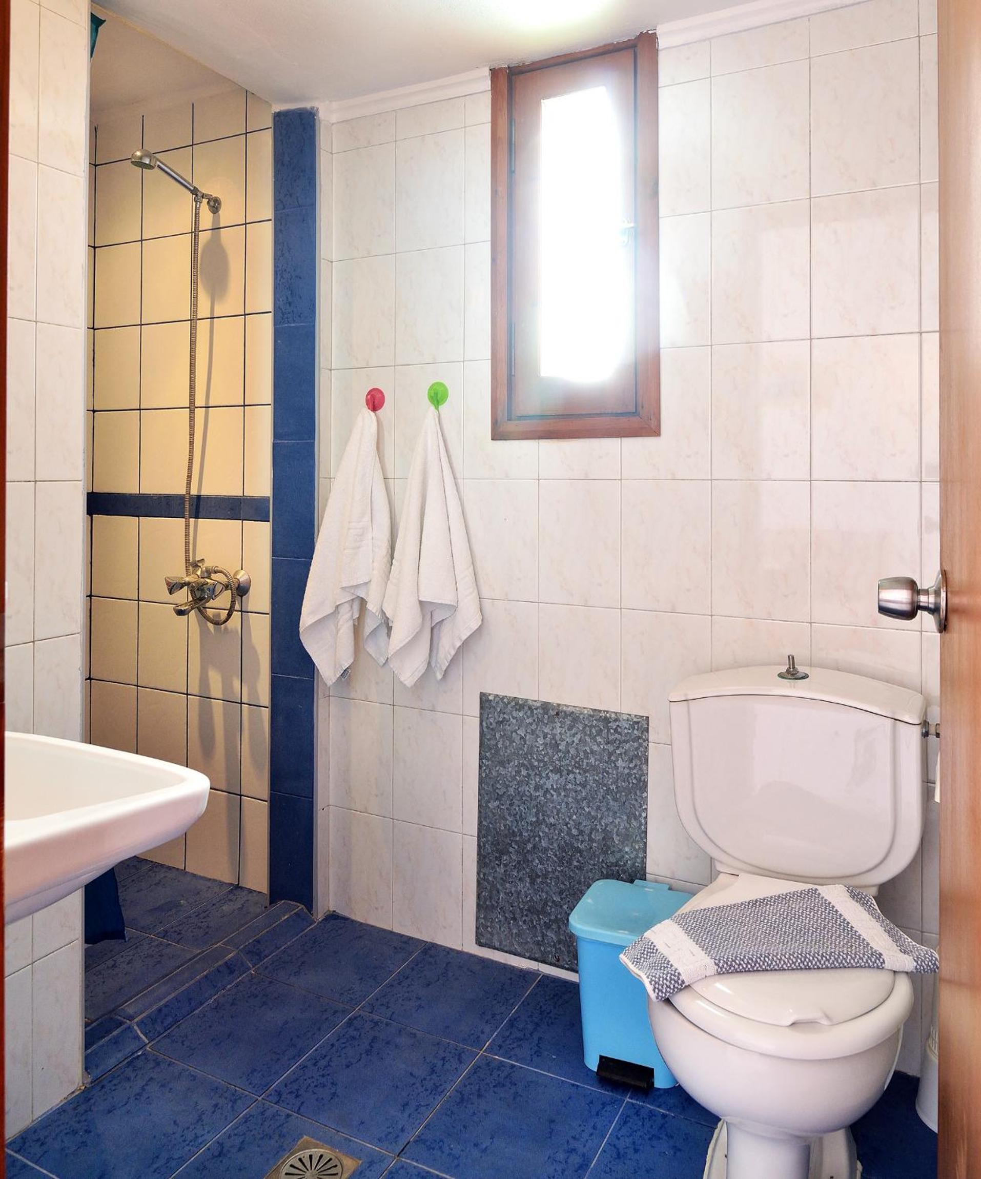 One-Bedroom Apartment - Photo 7