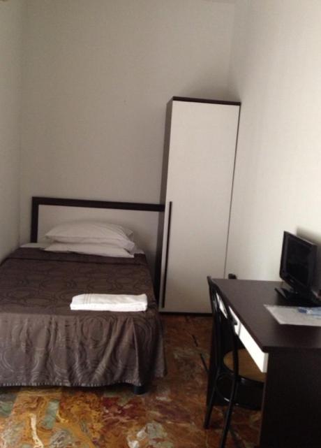 Single Room with Shared Bathroom