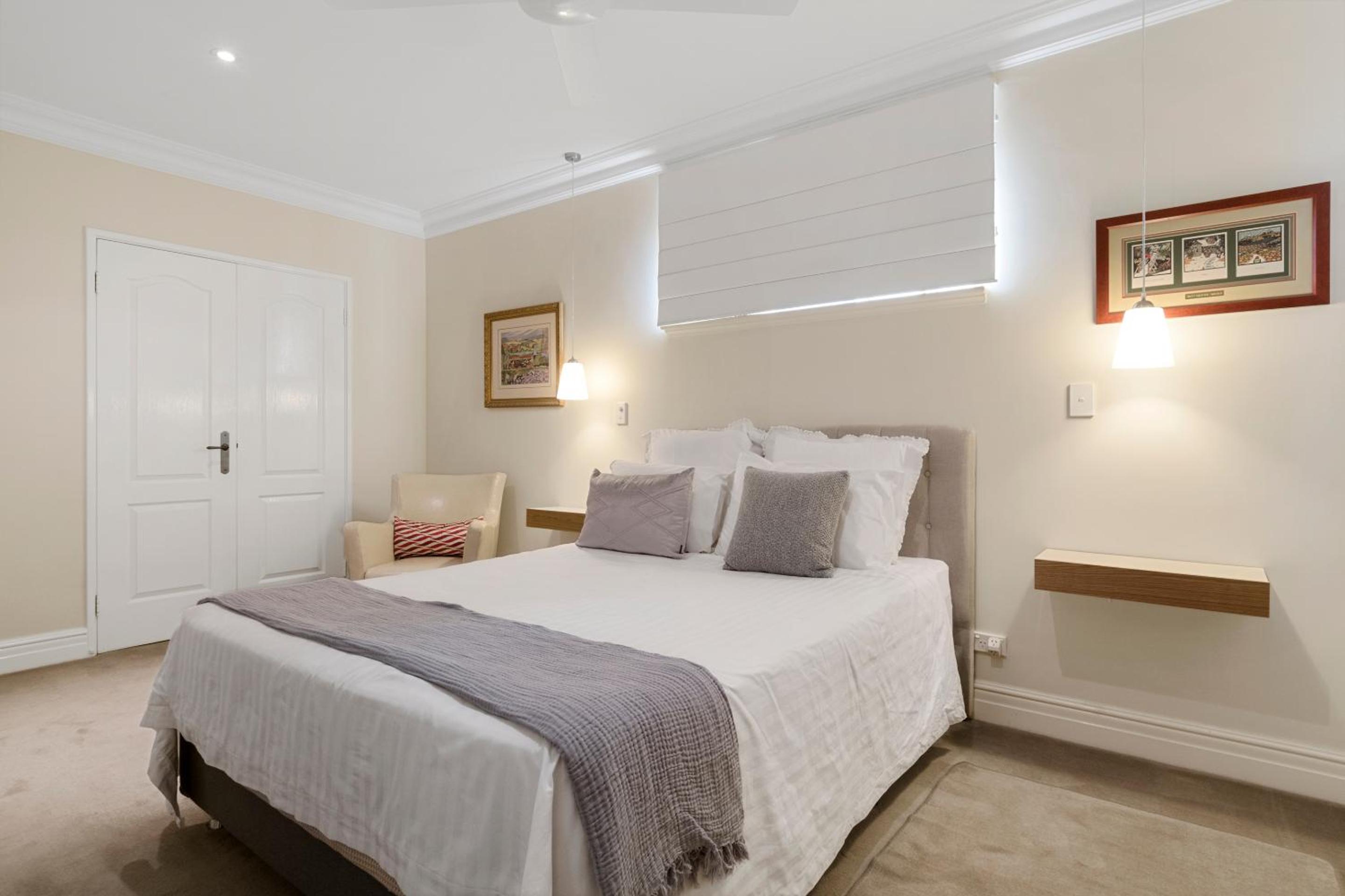 Queen Suite photo 2