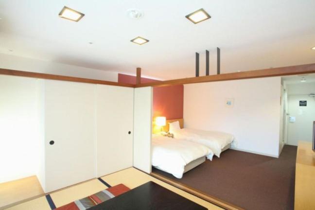 Twin Room with Tatami Area - Smoking photo 3