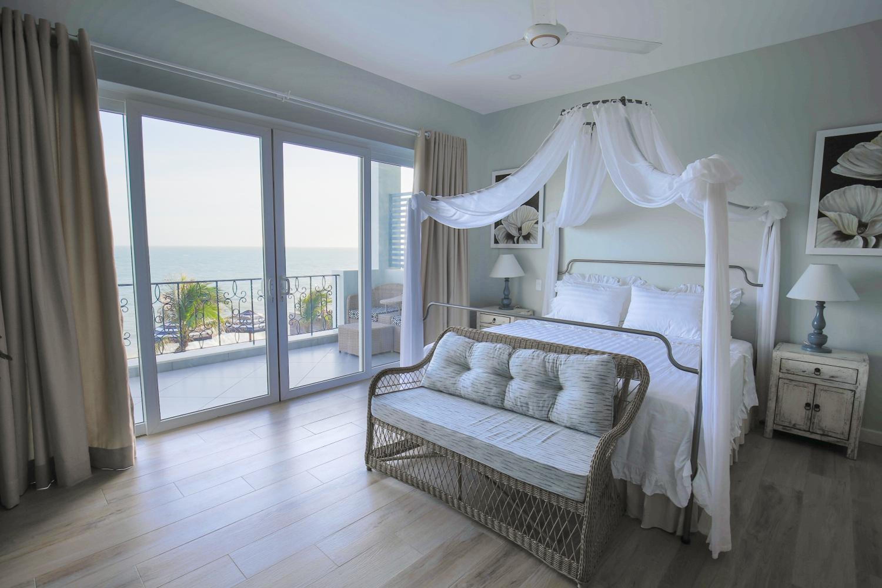 Deluxe Double Room with Balcony and Sea View photo 3
