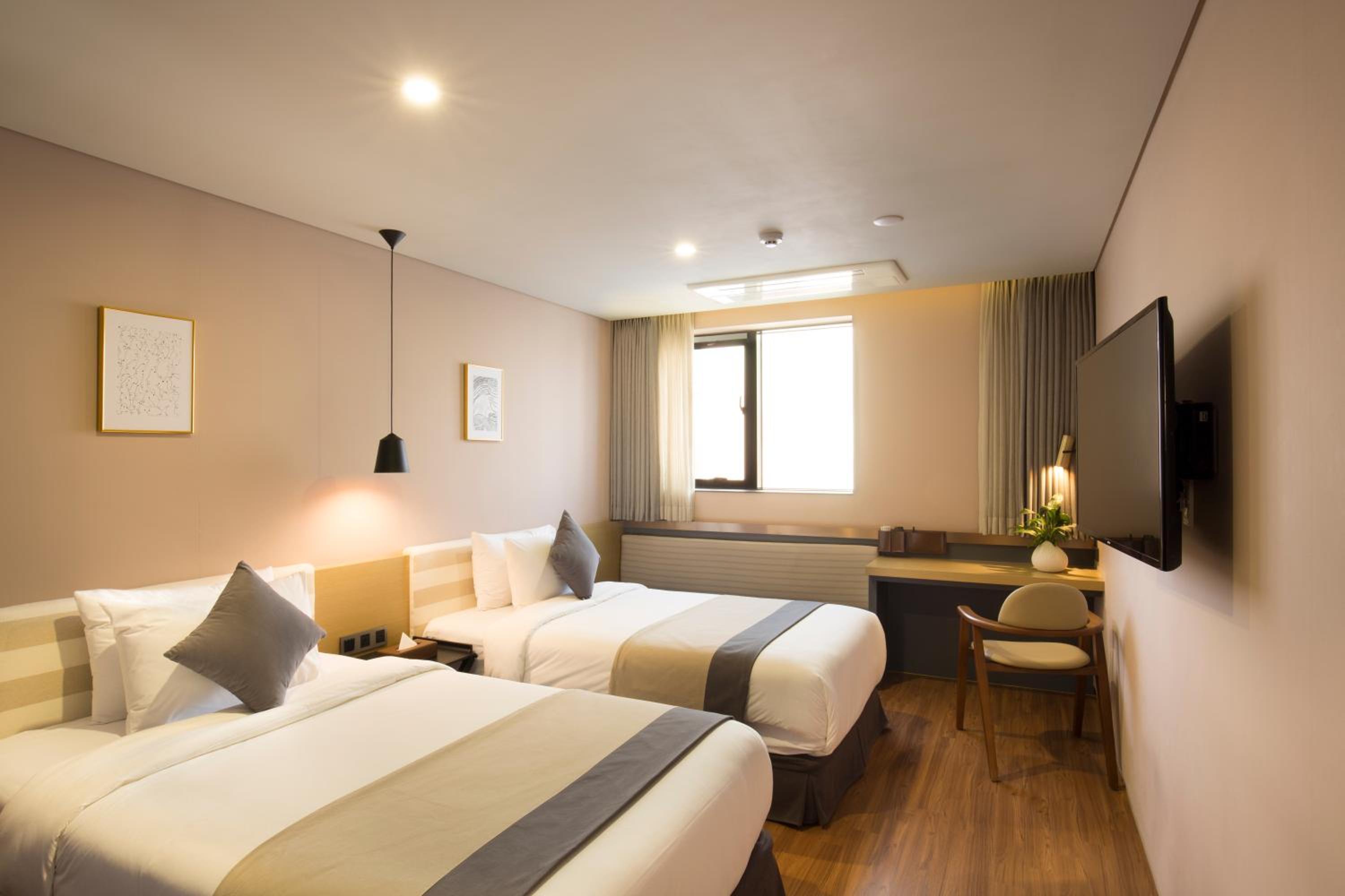 Standard Twin Room photo 2