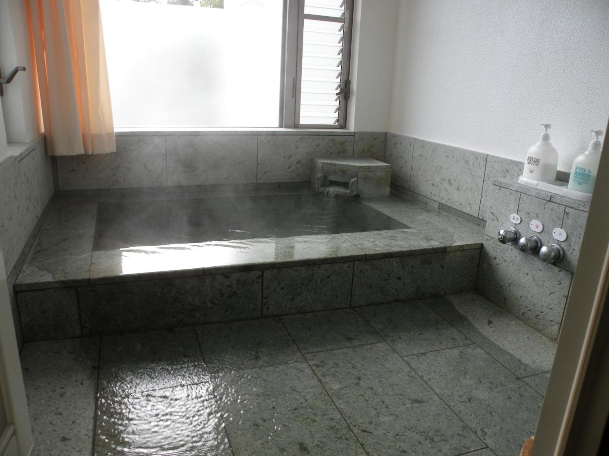 Japanese-Style Cottage with Kitchen photo 2