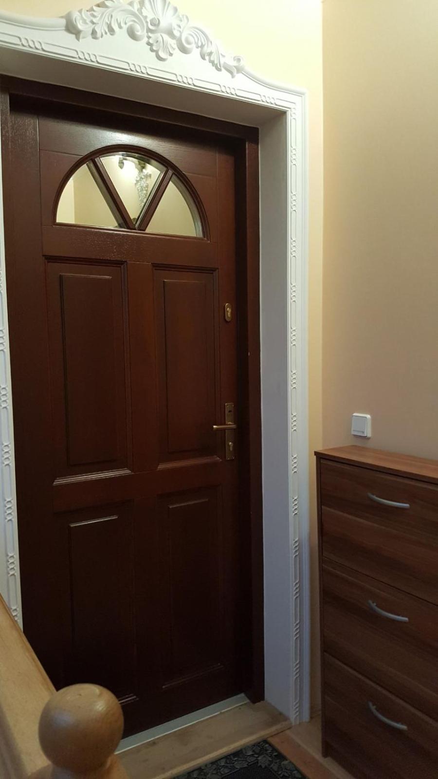 Apartment with Balcony - Photo 11