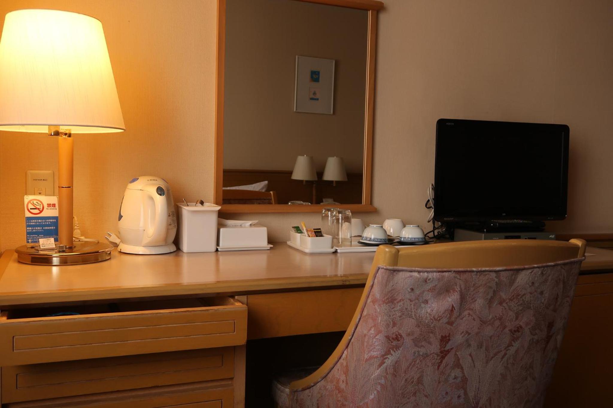 Twin Room - Non-Smoking - Photo 1