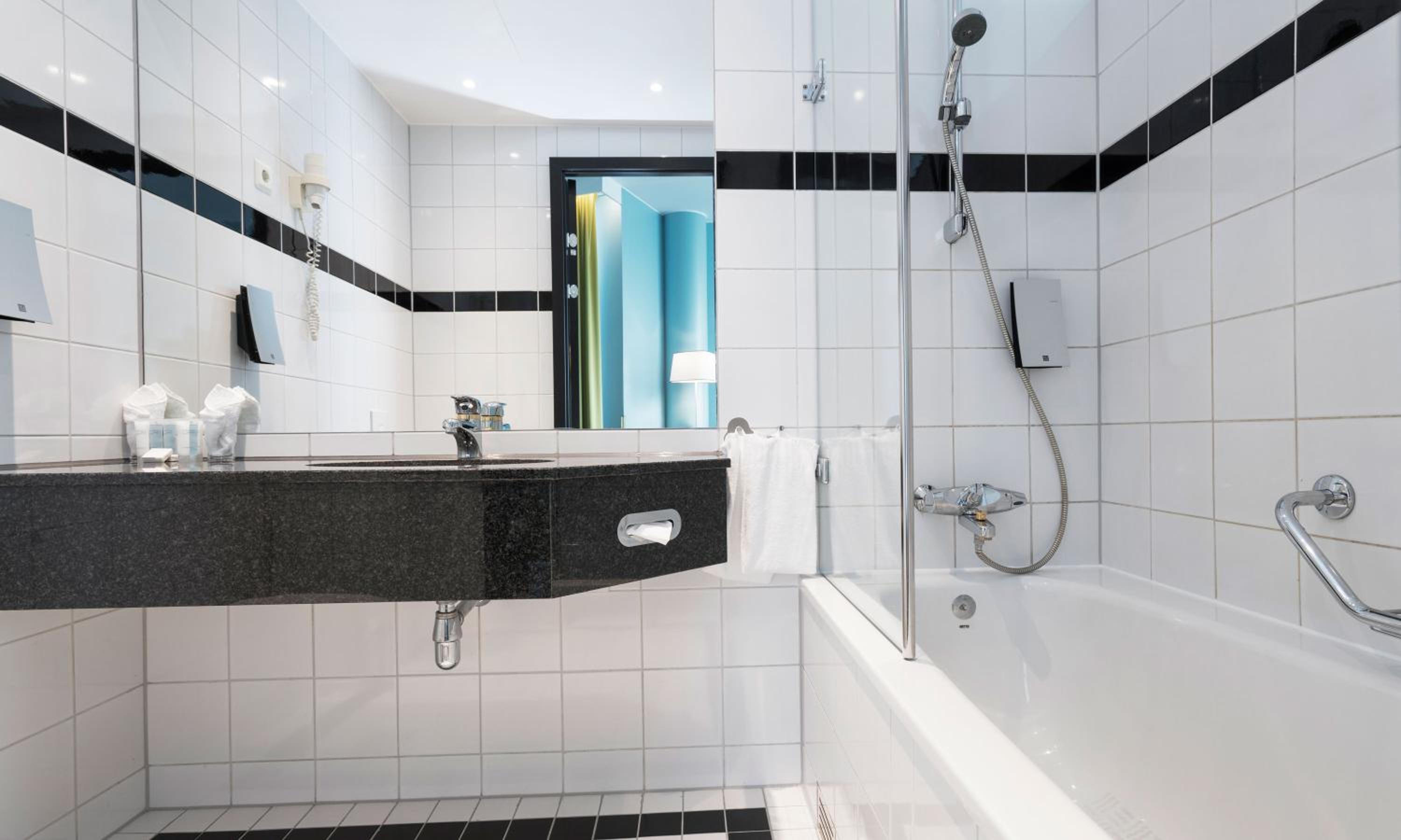 Business Double or Twin Room - Photo 7