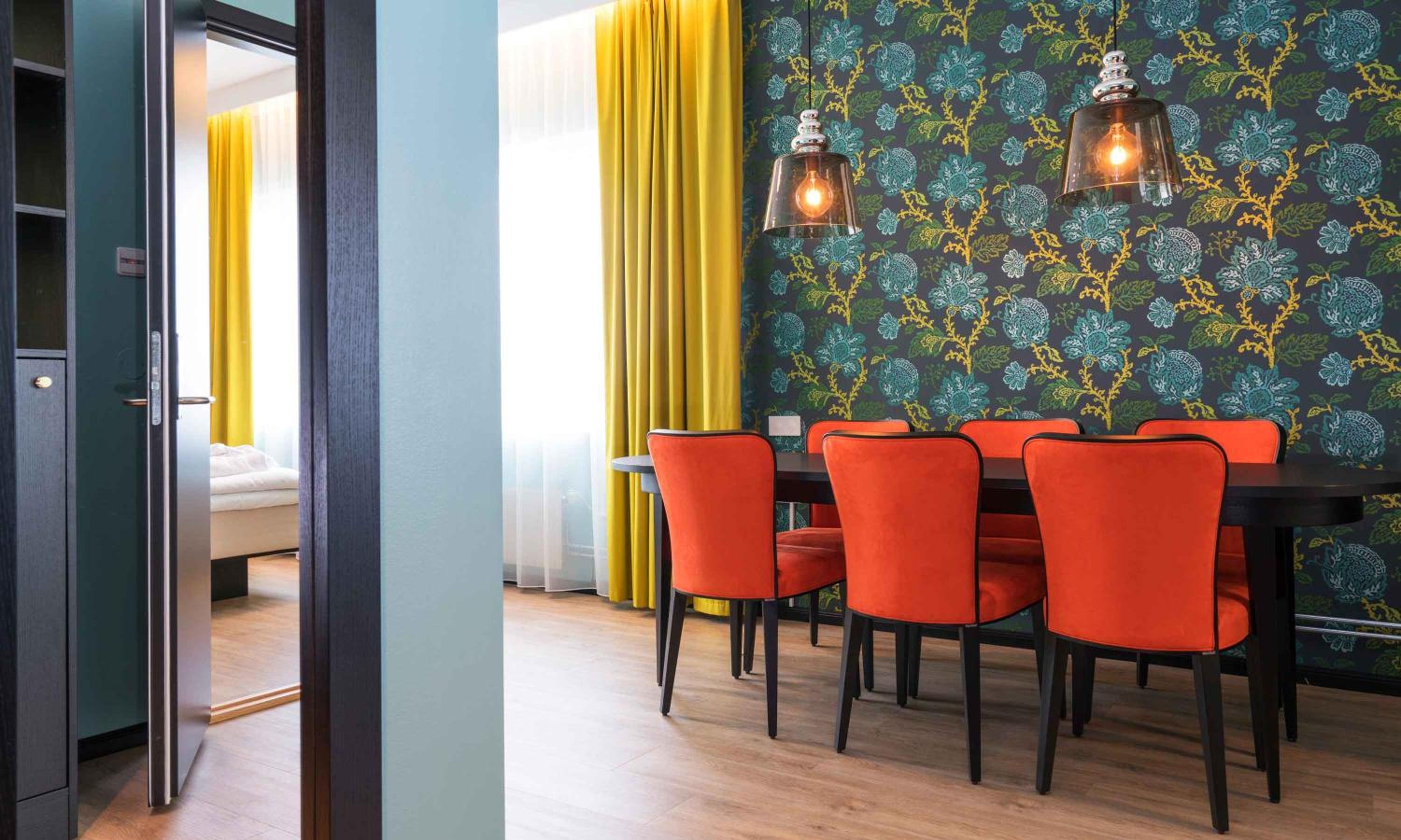 Suite - Photo 10