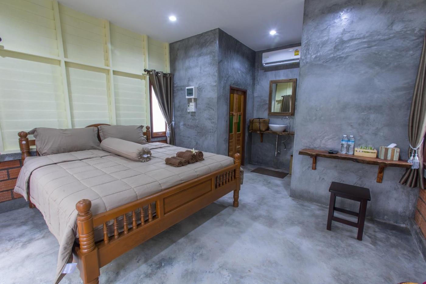 Deluxe Double or Twin Room - Photo 6