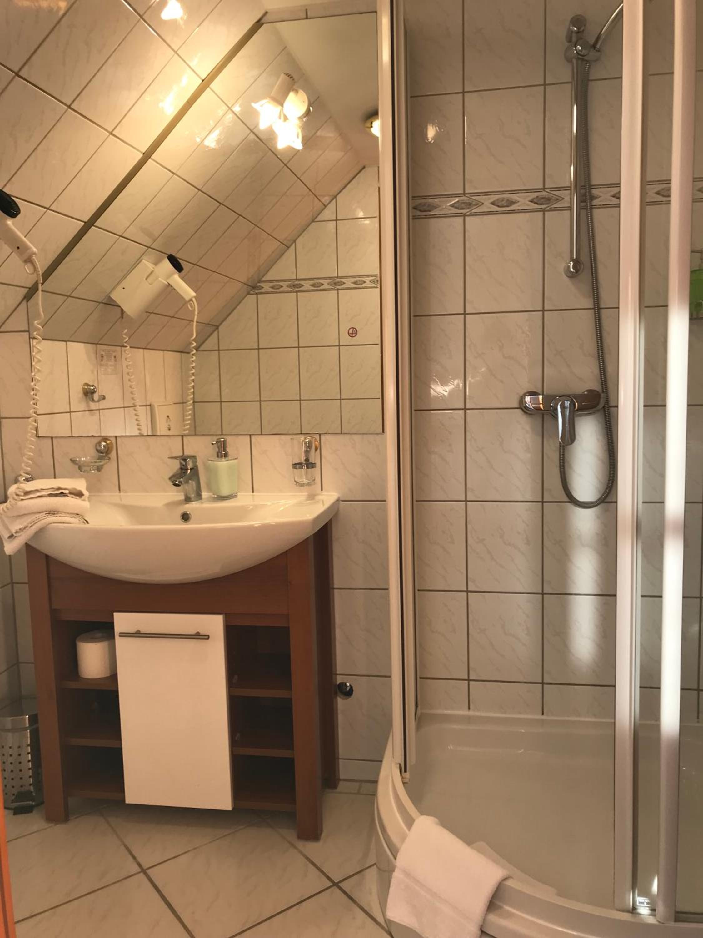 Double Room - Photo 7