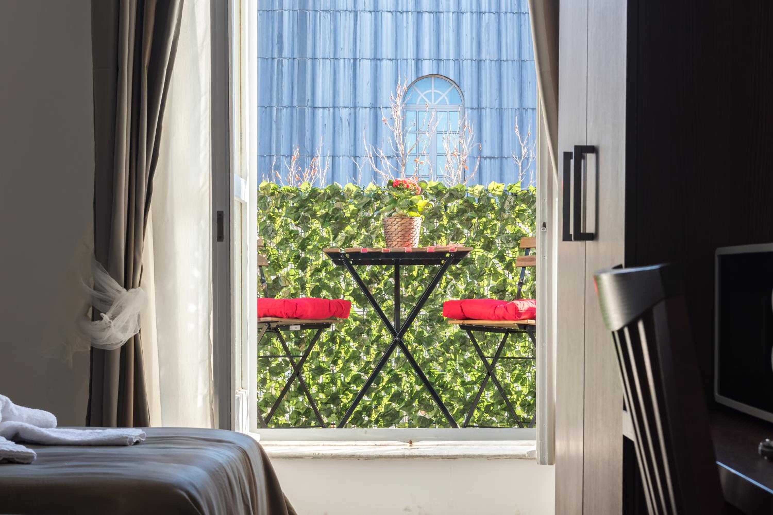 Double or Twin Room with Balcony photo 3