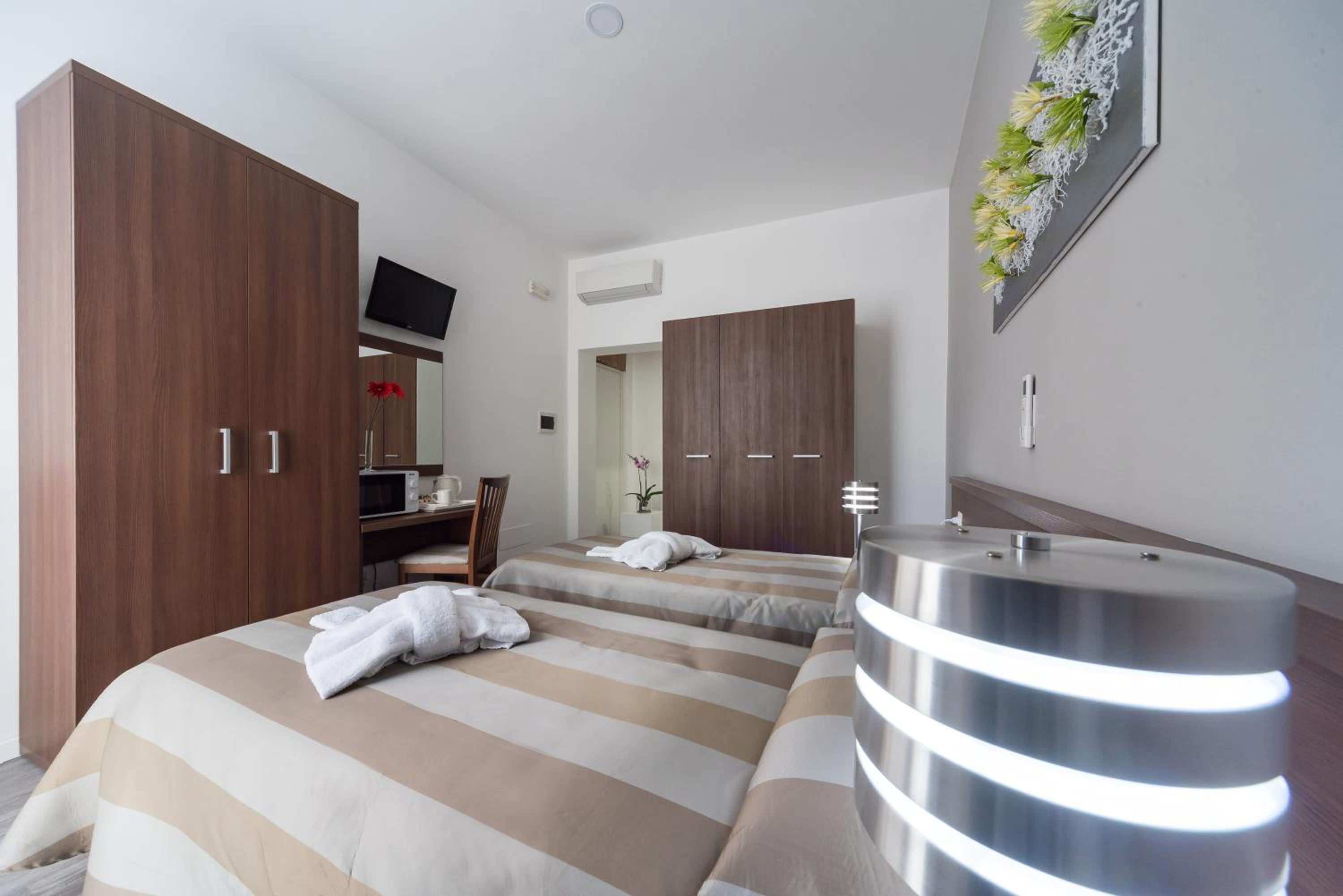 Single Room with Balcony photo 3