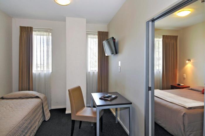 One-Bedroom Suite - Photo 1
