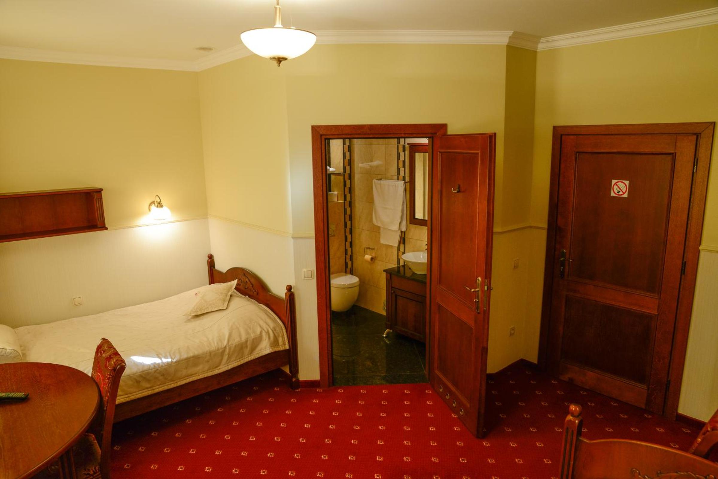 Standard Double or Twin Room with Garden View - Photo 1
