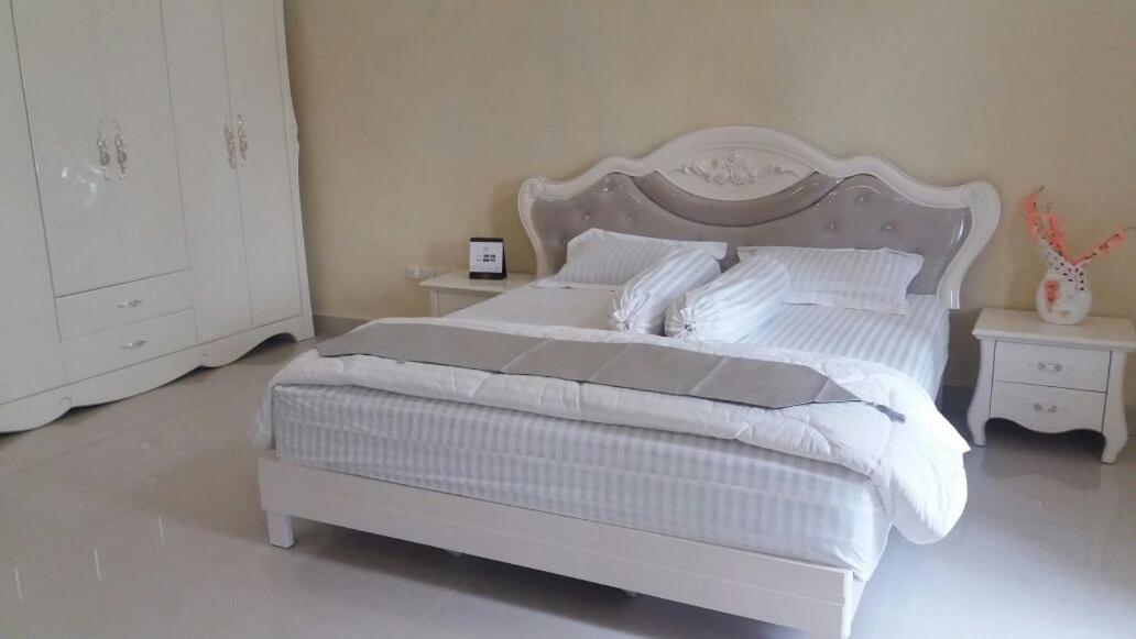 Queen Room with Garden View photo 3