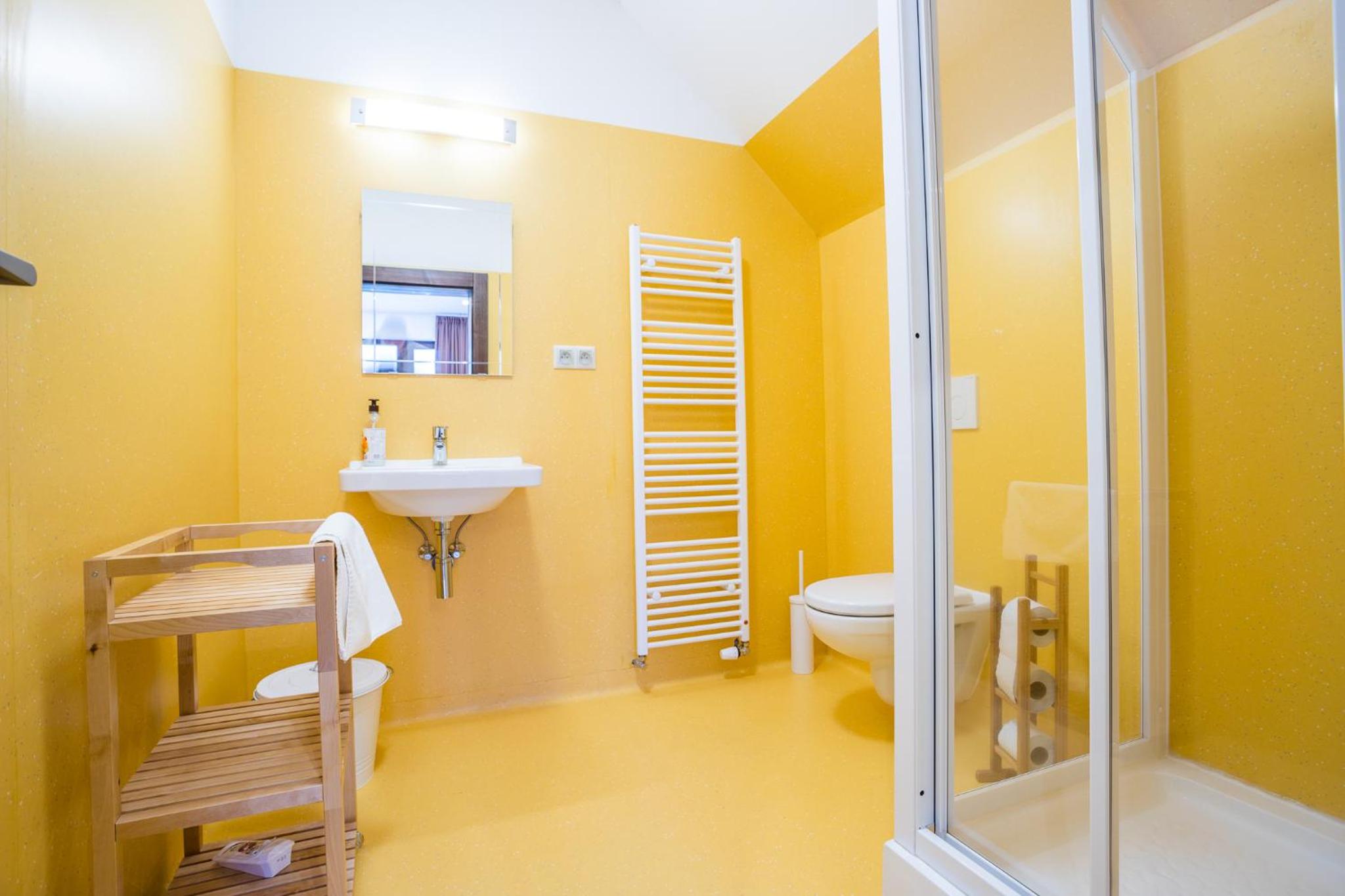 Standard Double Room - Photo 8