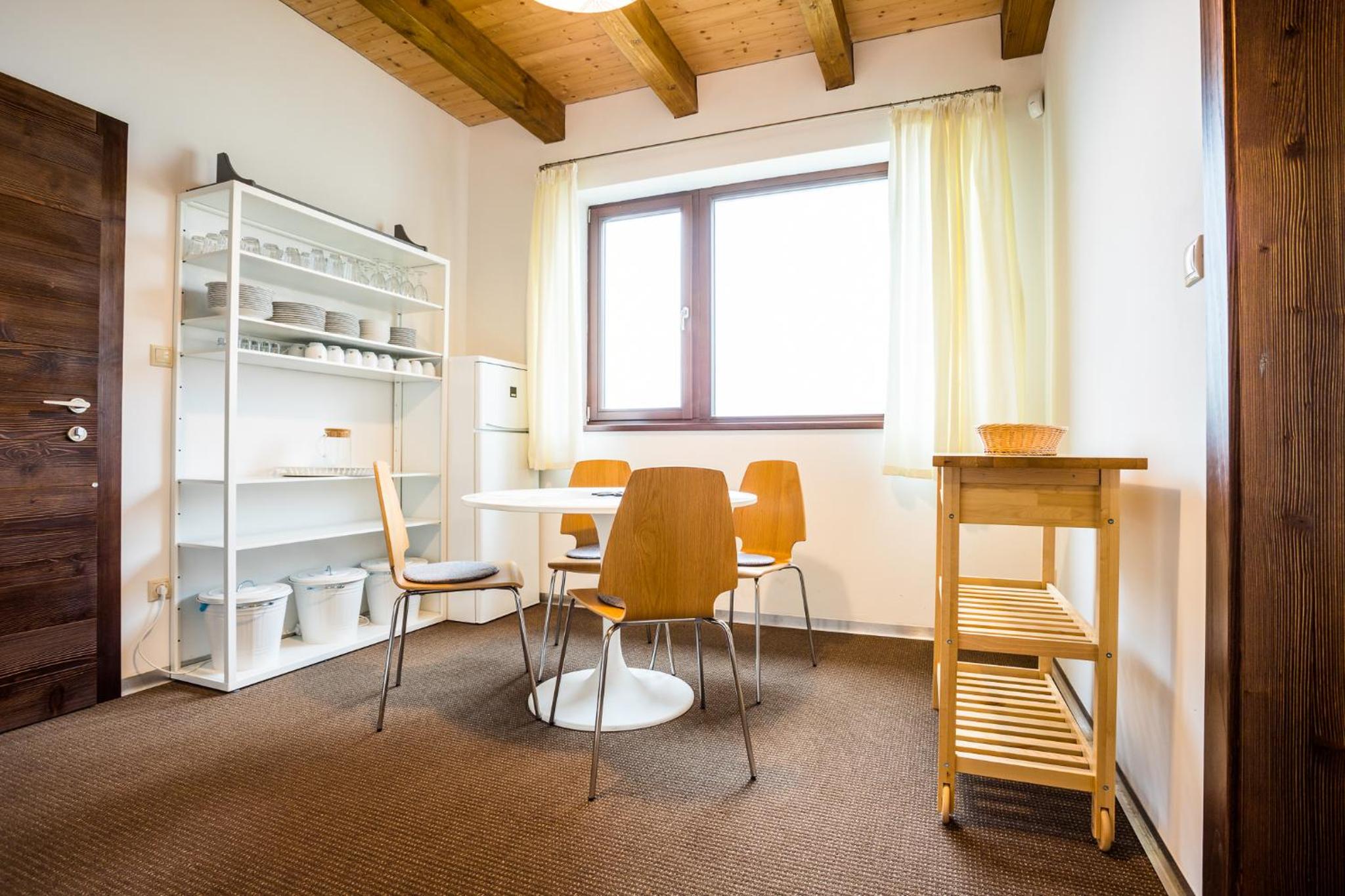 Family Room with Garden View - Photo 9