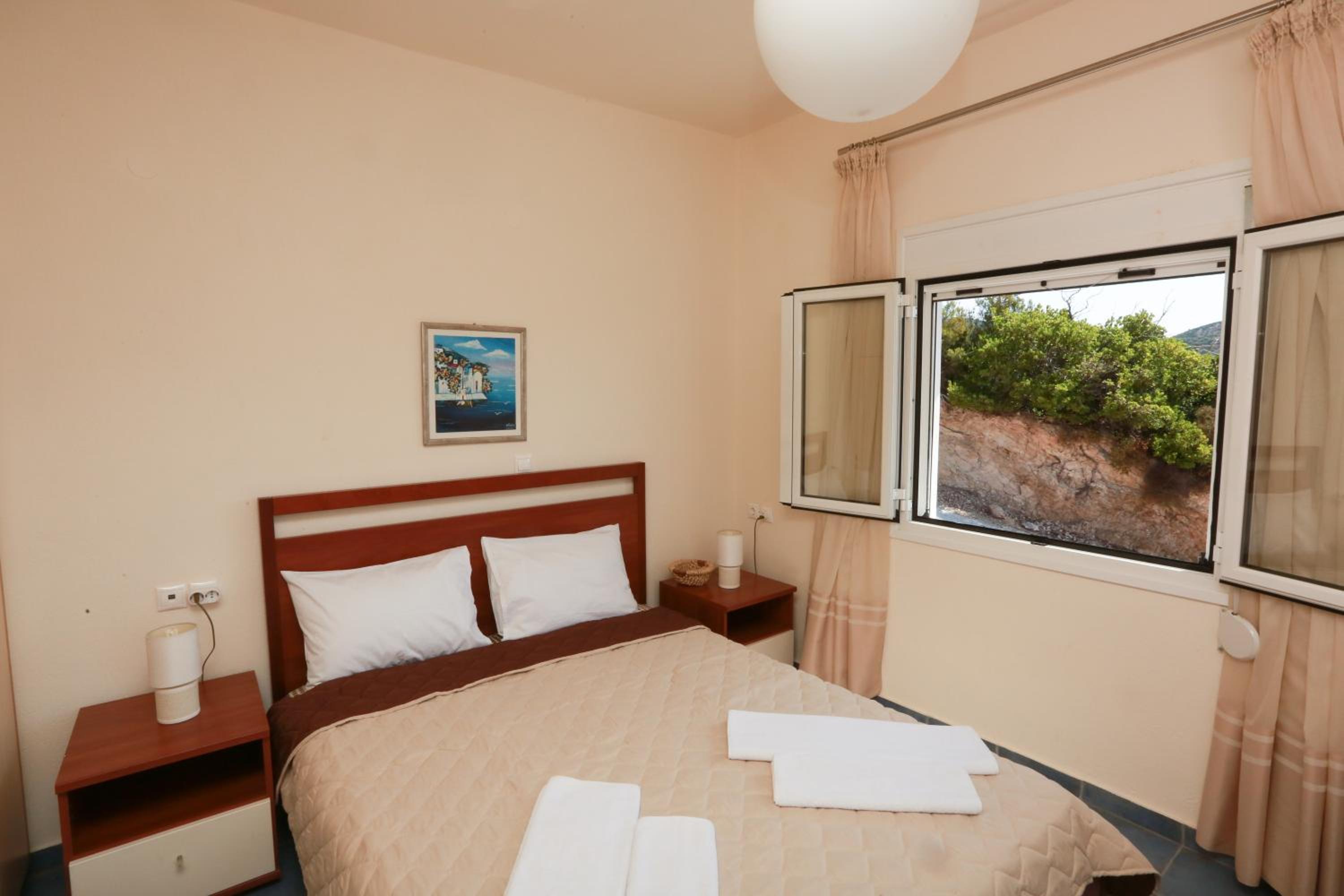 Three-Bedroom Villa photo 3