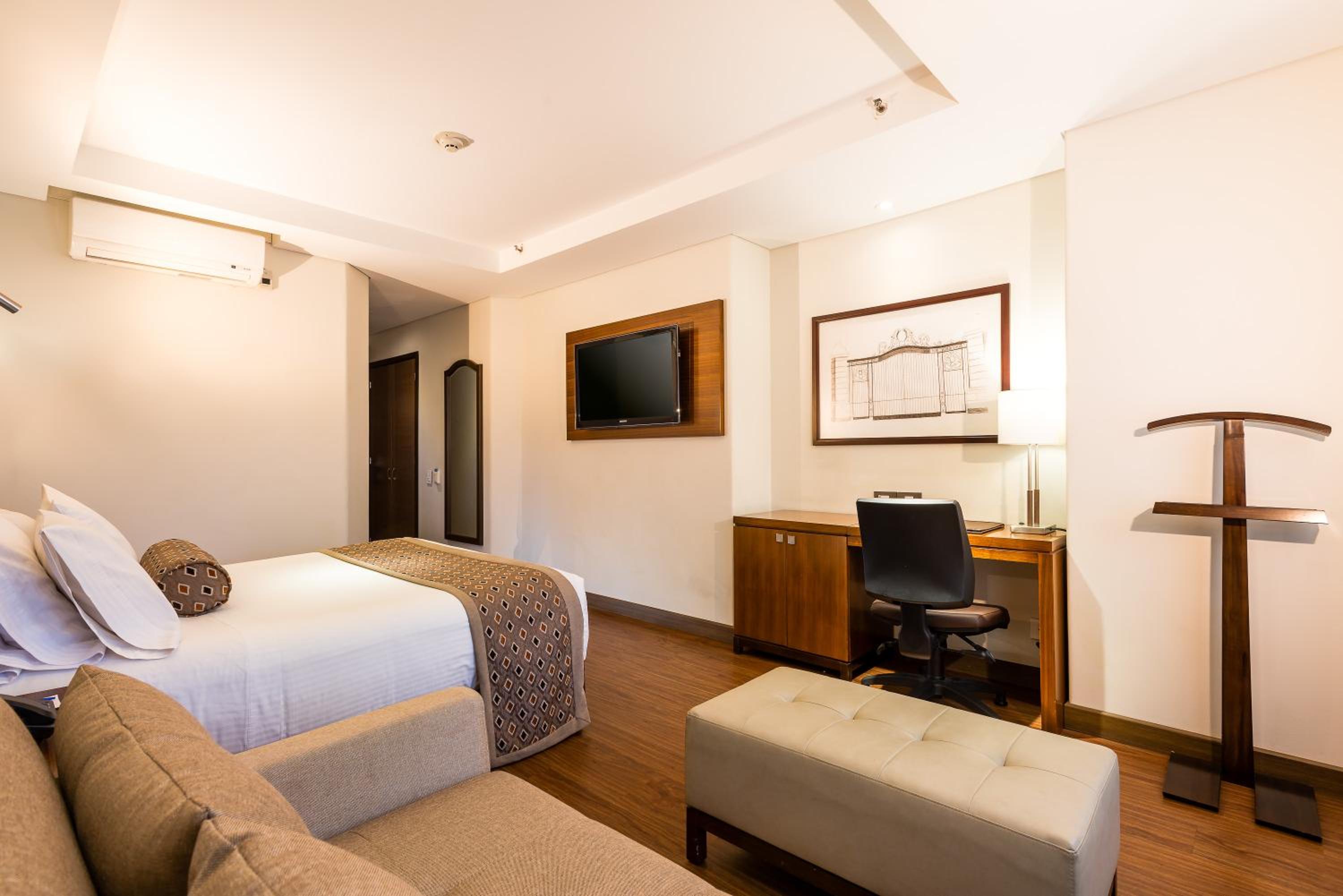 Standard Double Room - Photo 6