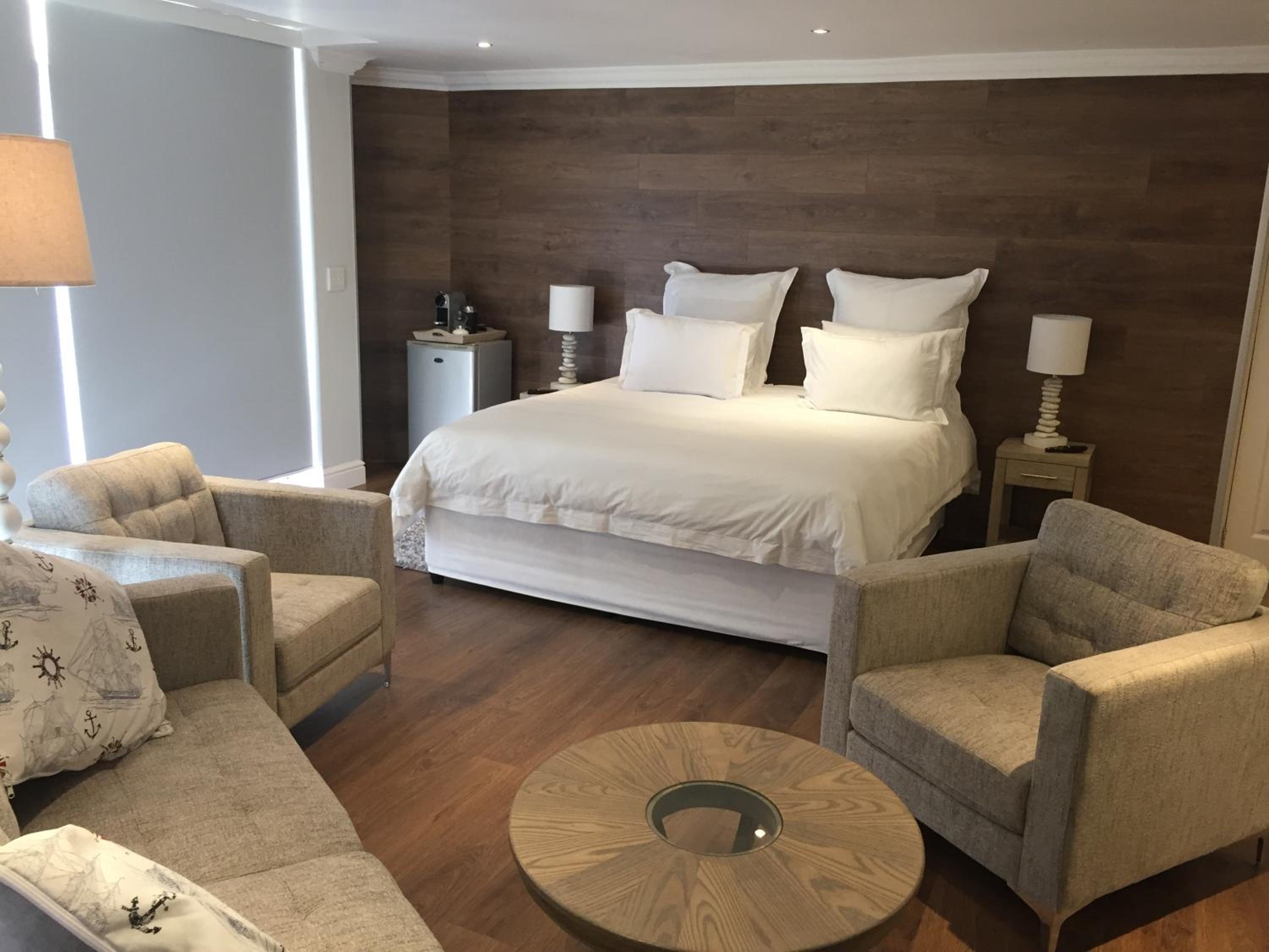 King or Twin Suite with Pool View