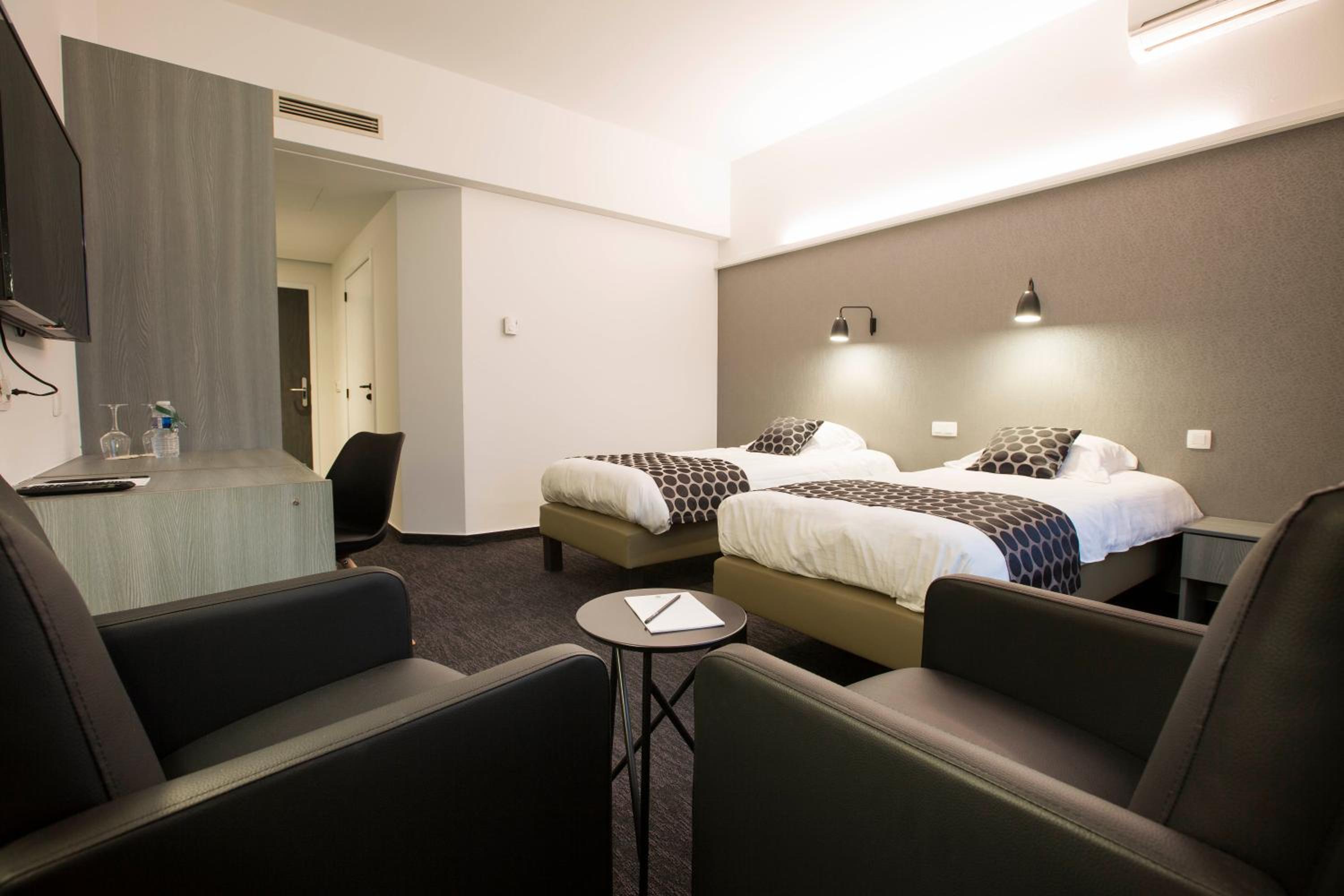 Deluxe Twin Room photo 2