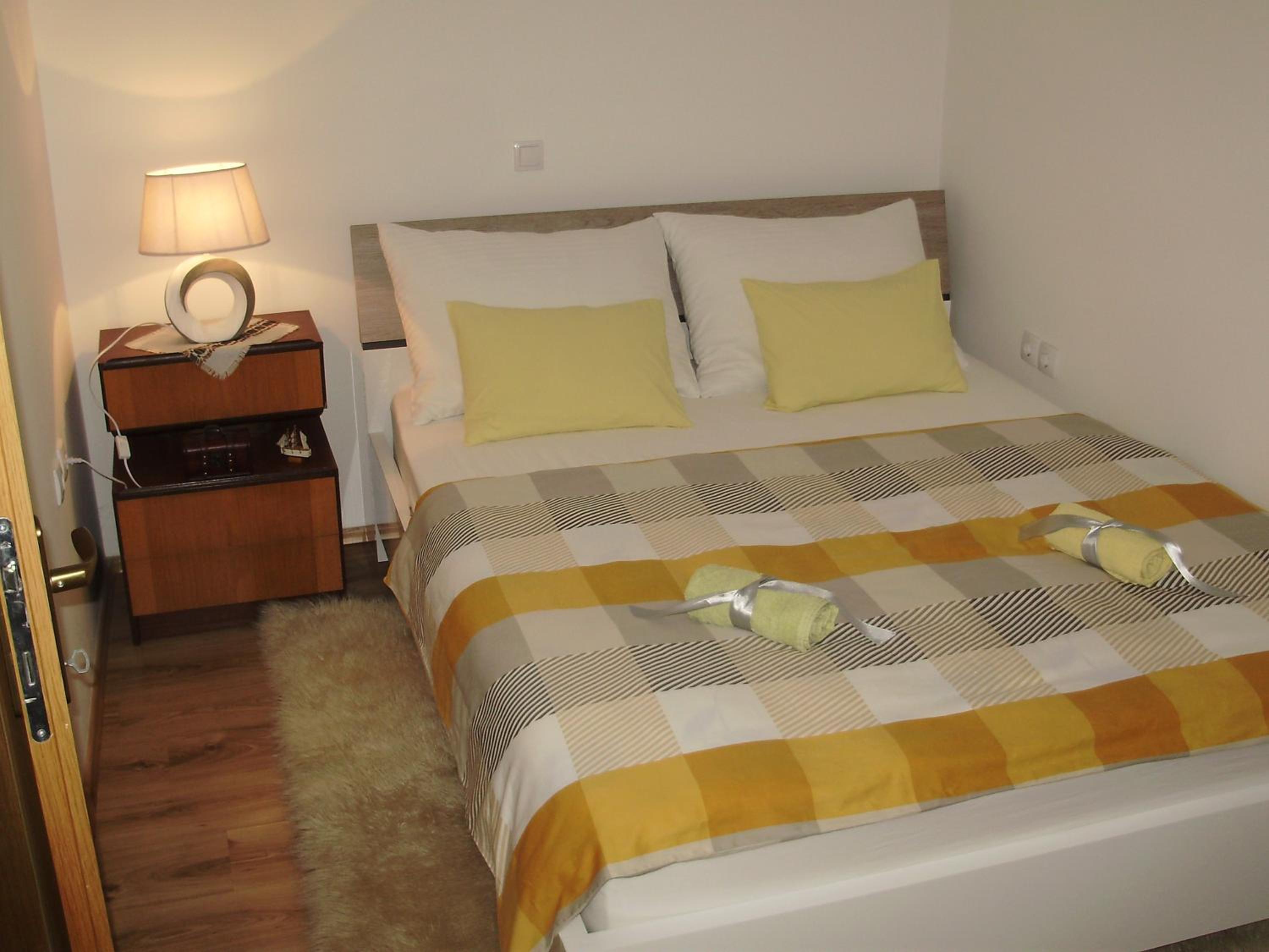 One-Bedroom Apartment - Photo 12