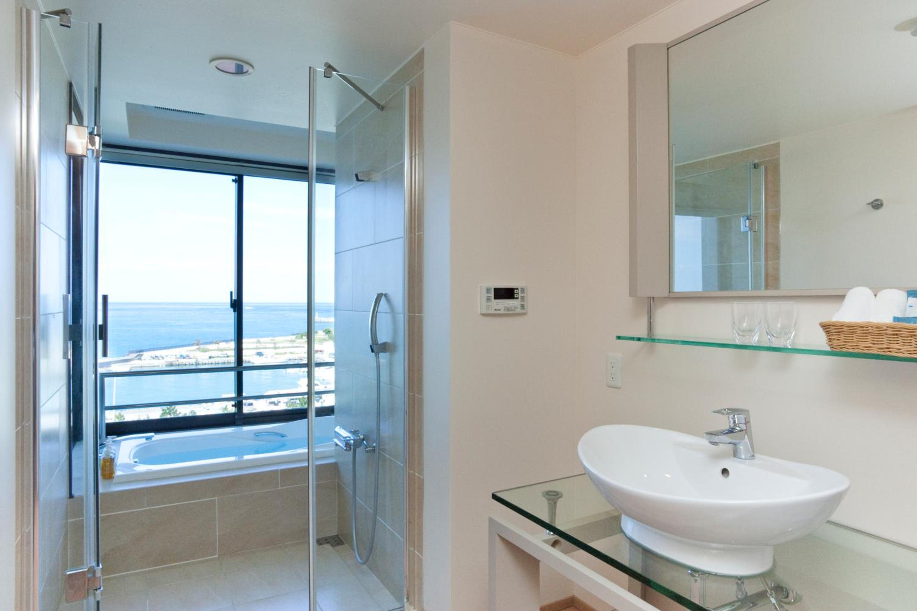 Executive One-Bedroom Suite - Photo 18