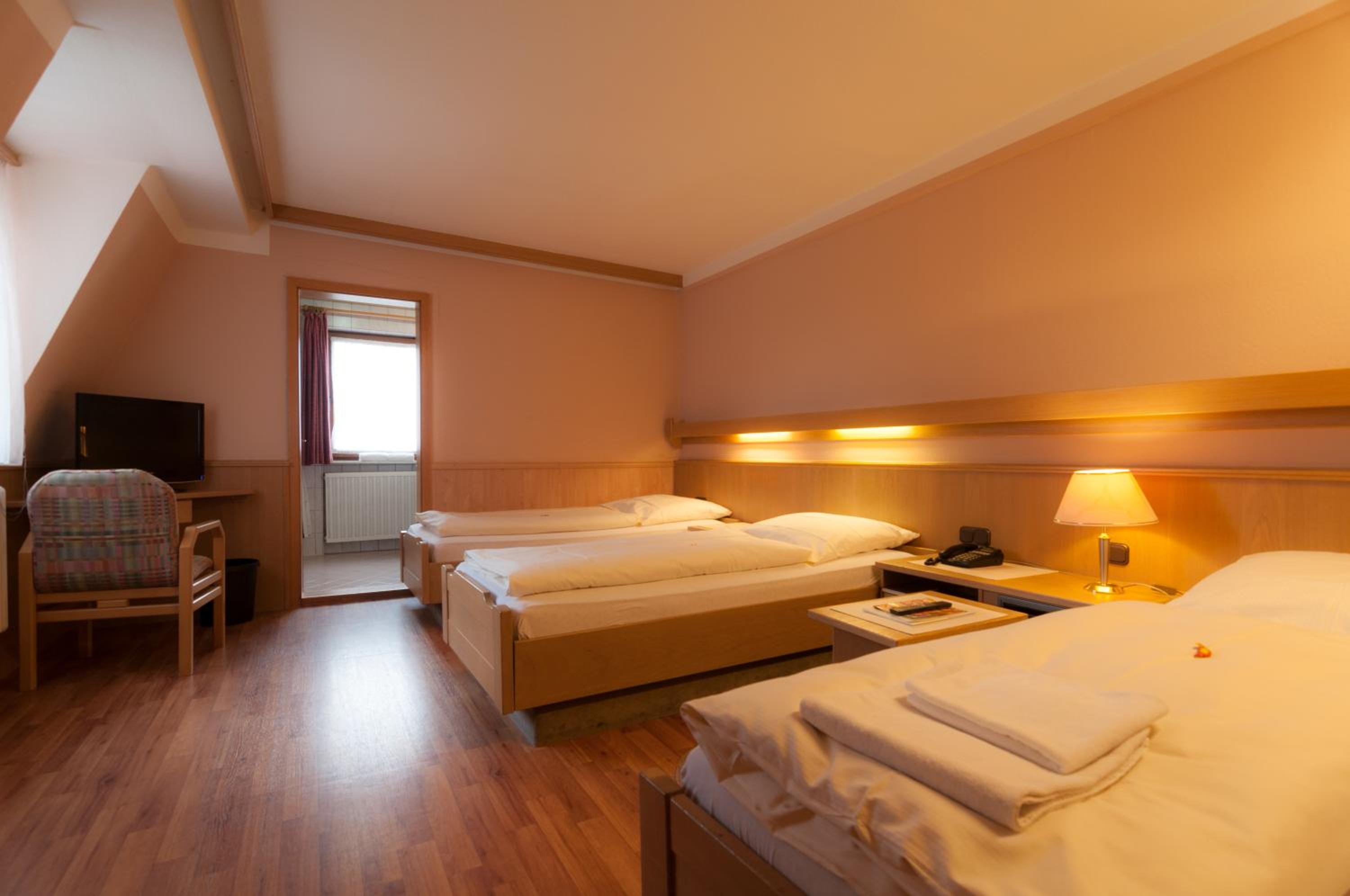 Standard Triple Room - Photo 5