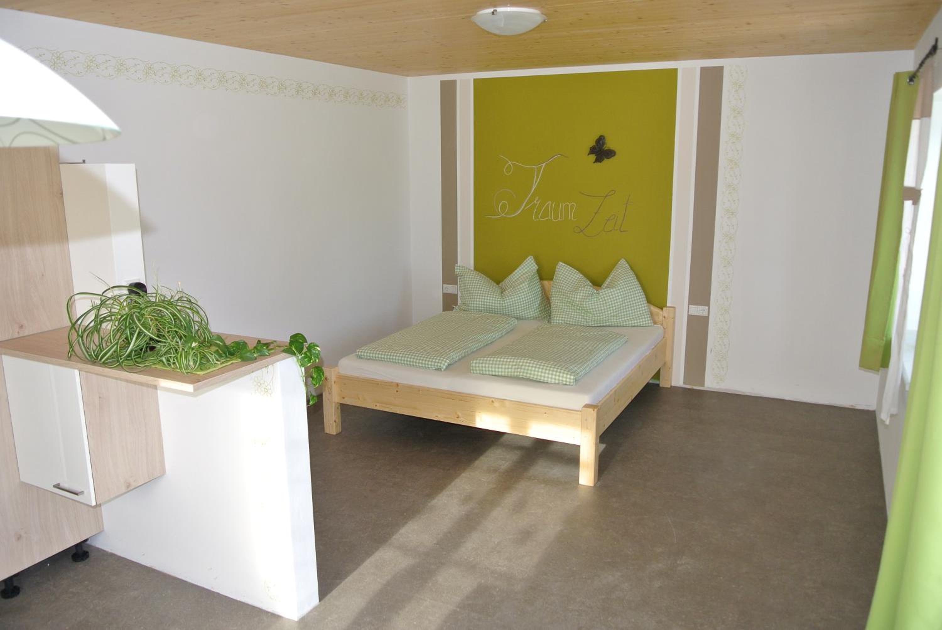 Apartment with Garden View