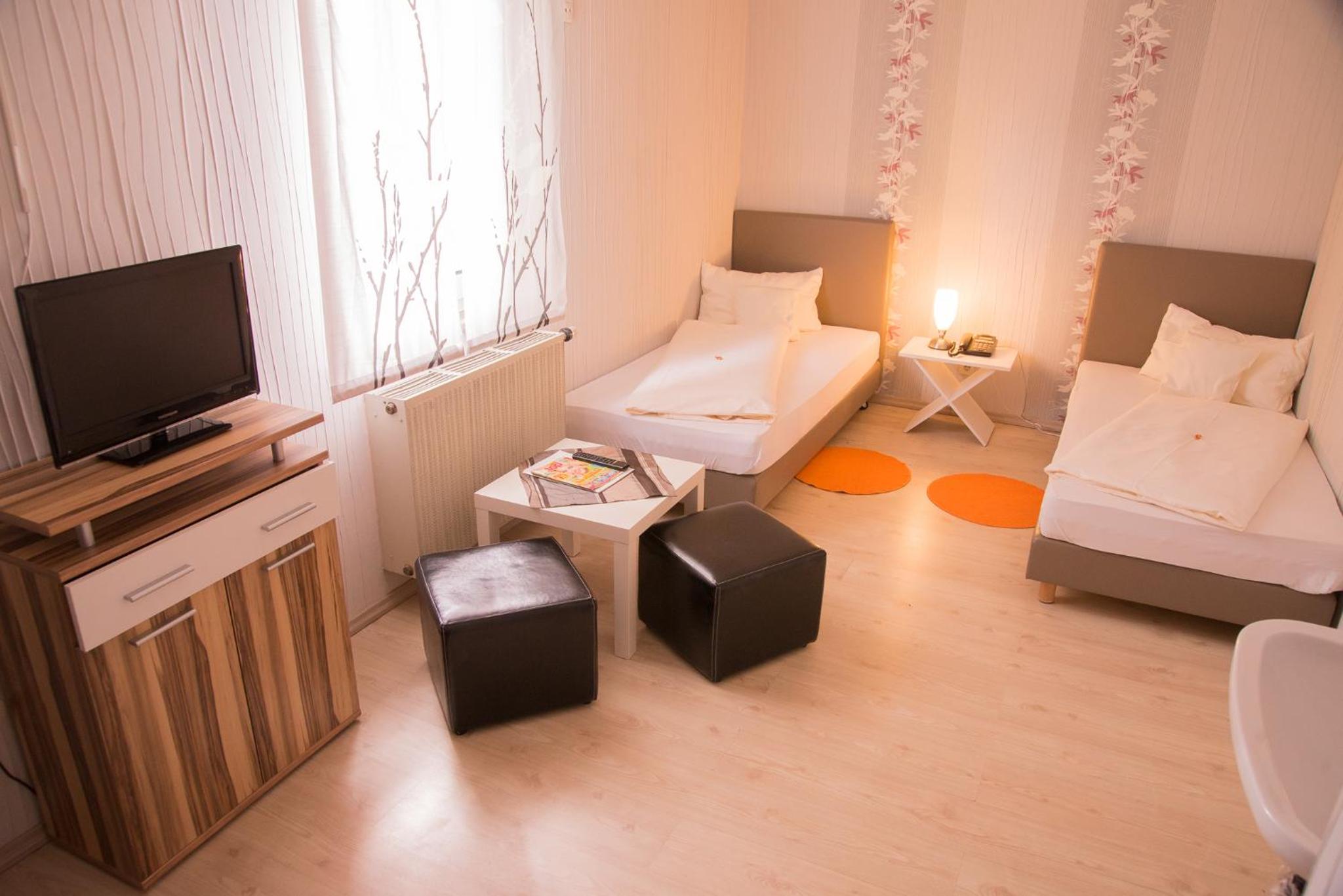 Budget Double Room - Photo 1