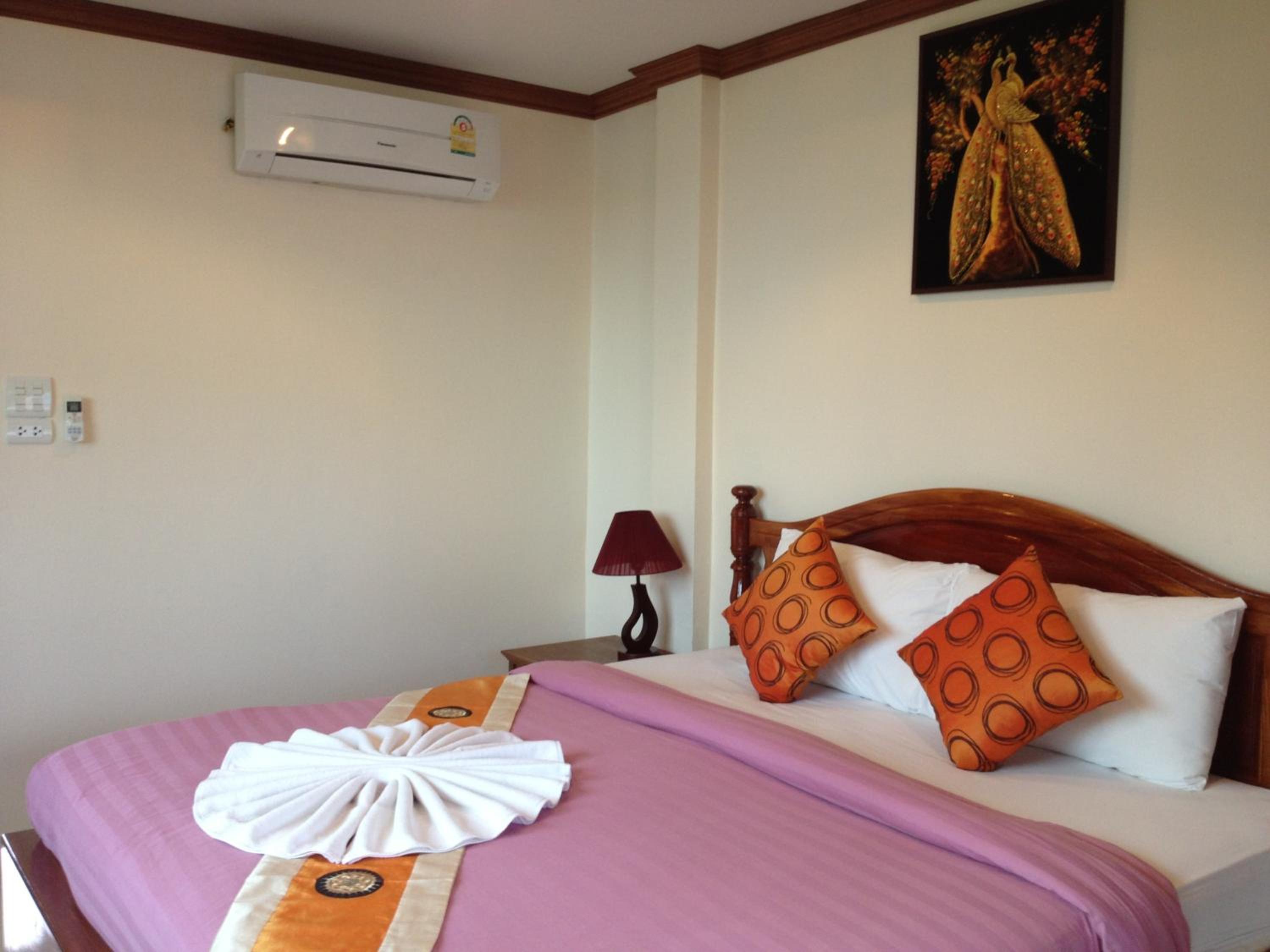 Deluxe Double Room with Balcony - Photo 16