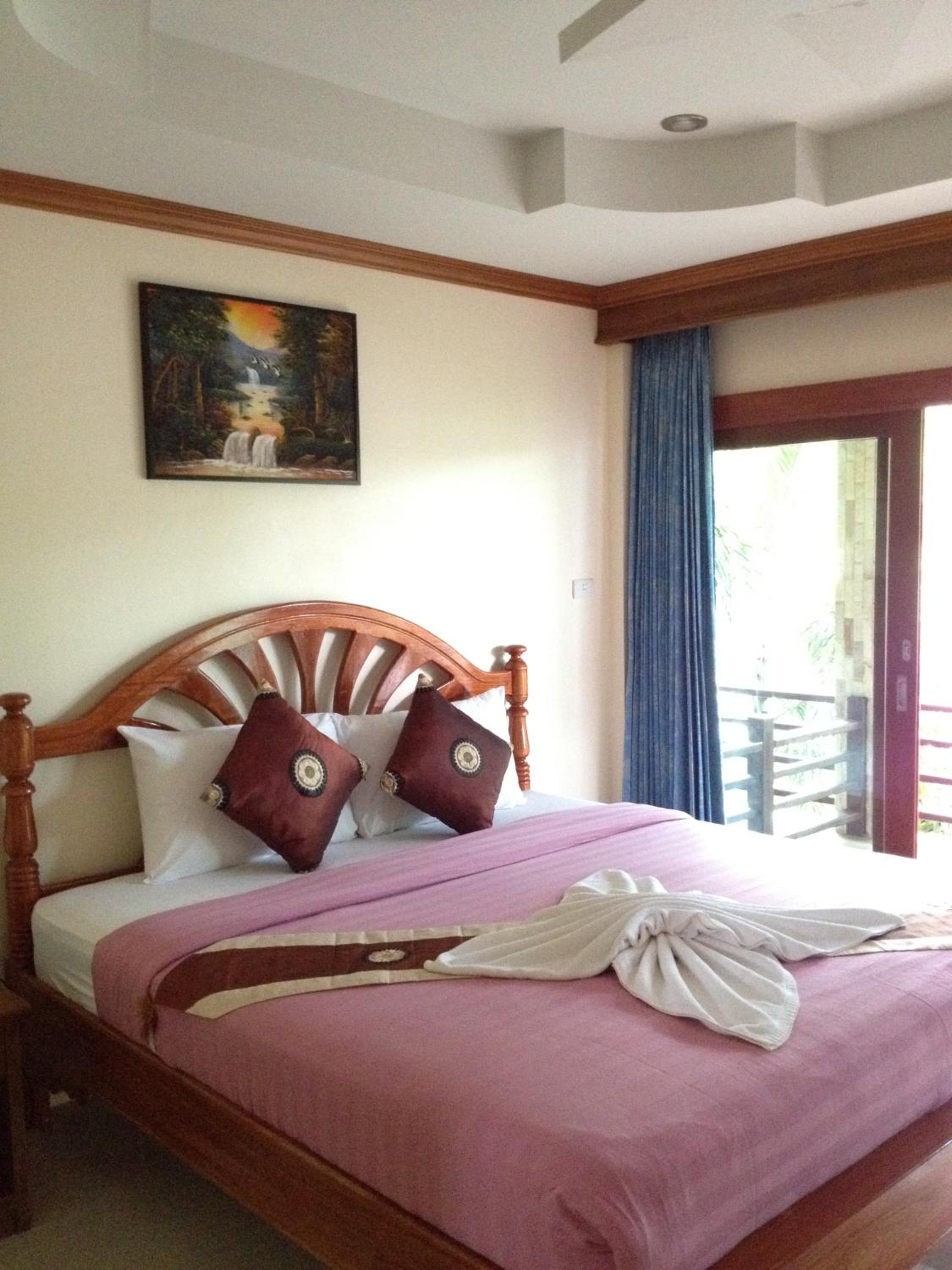 Deluxe Double Room with Balcony - Photo 14