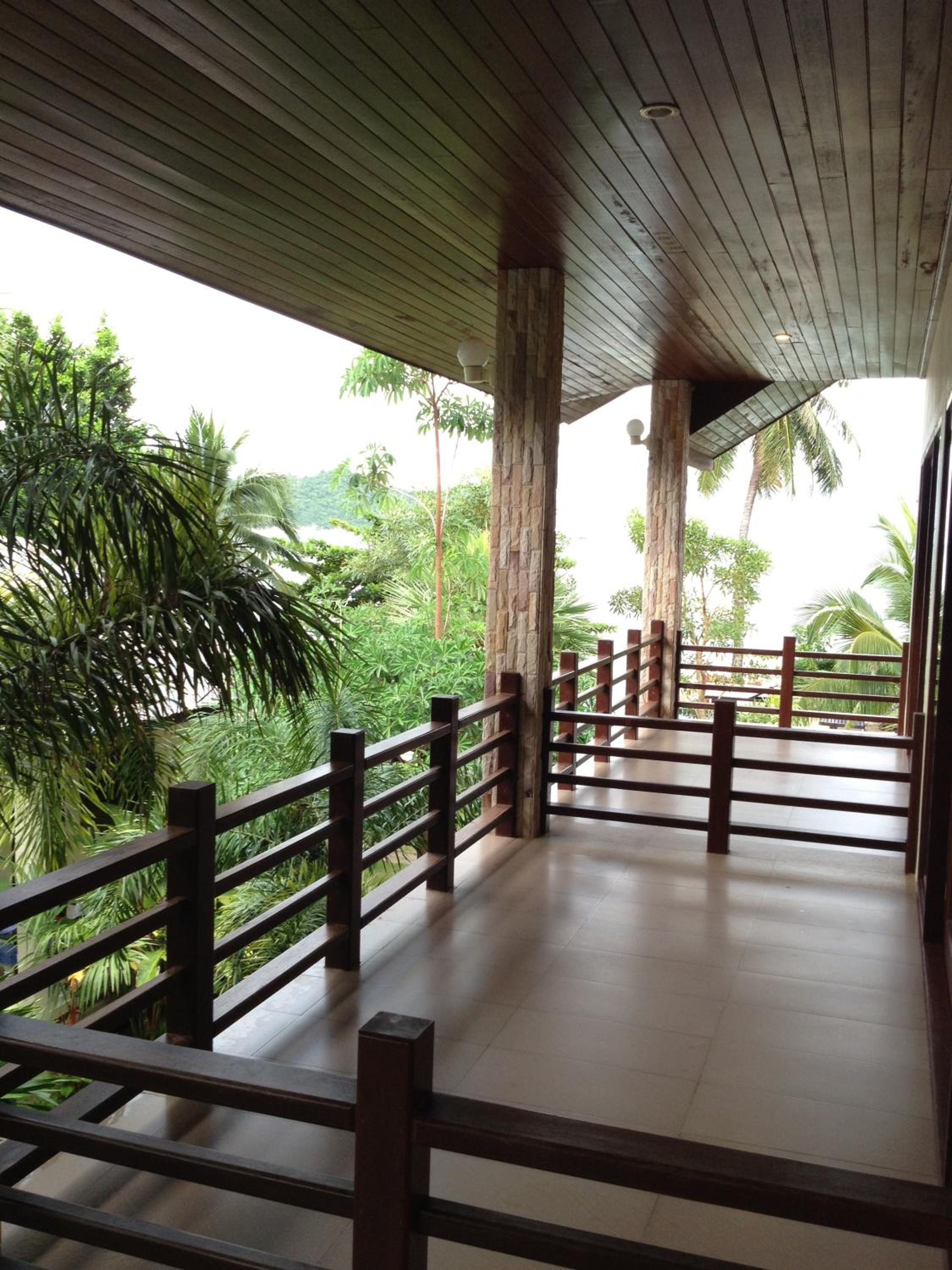 Deluxe Double Room with Balcony - Photo 10