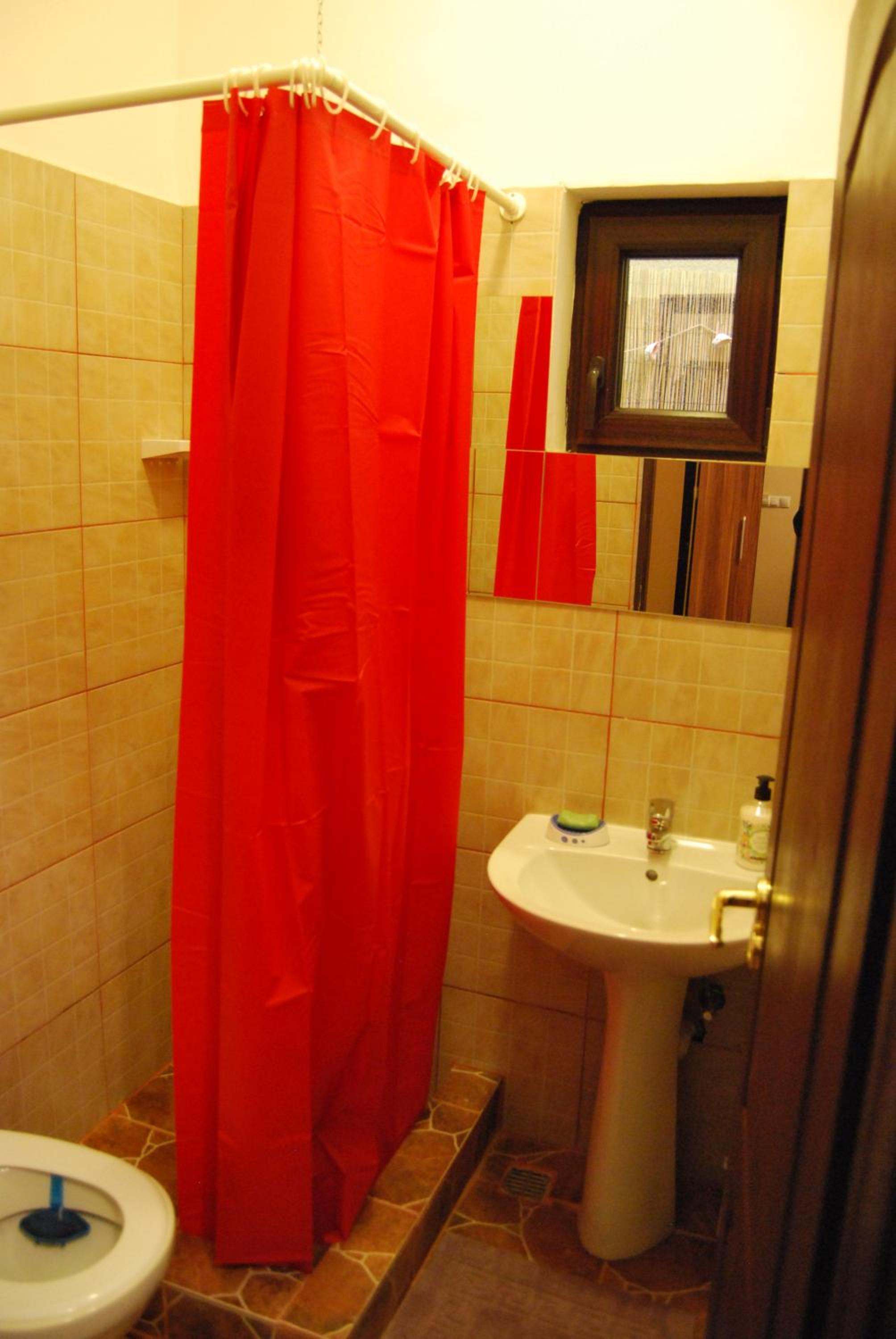 Double Room with Private Bathroom - Photo 8