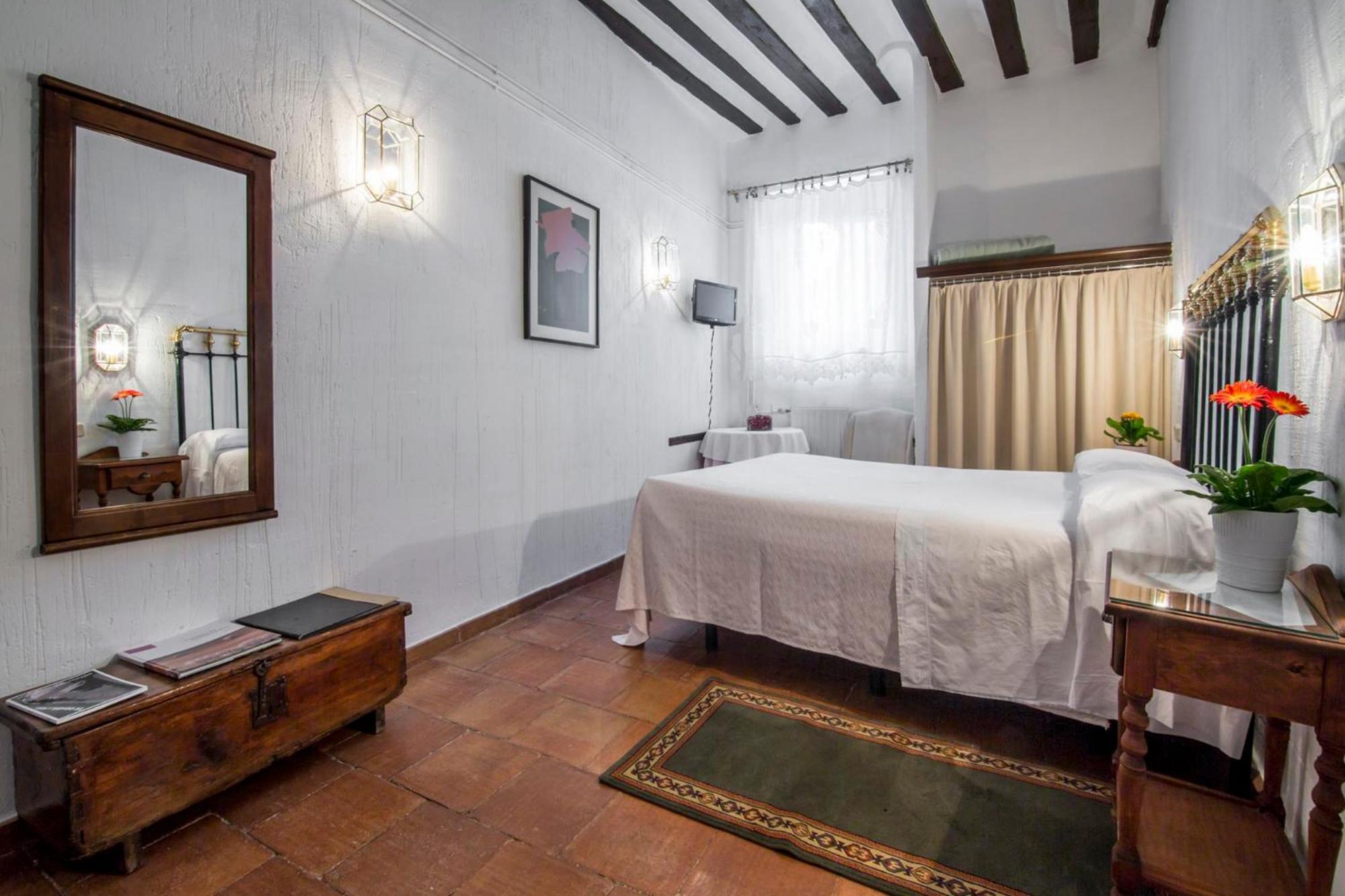 Double or Twin Room photo 3